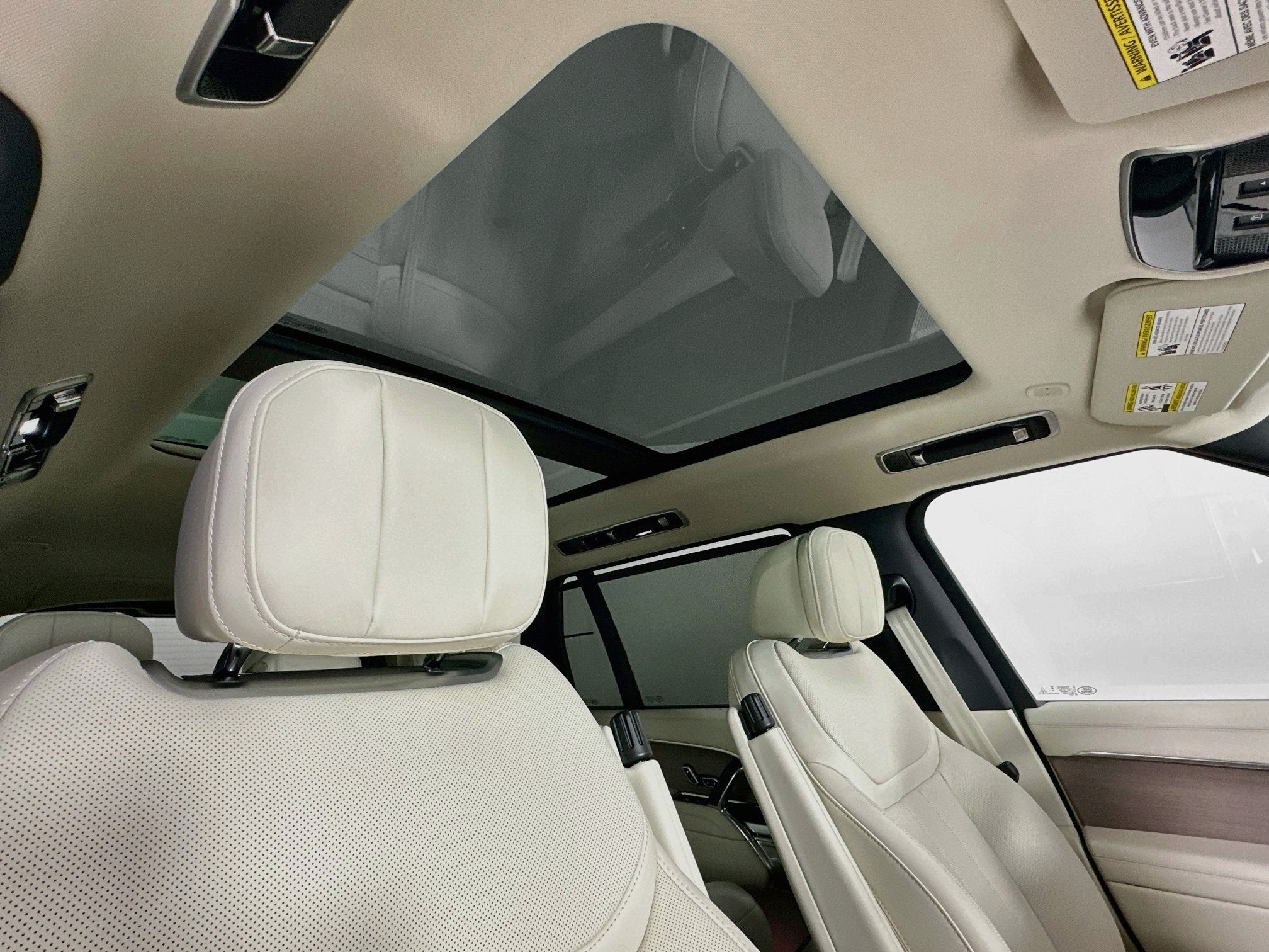2027 Land Rover Range Rover SE LWB