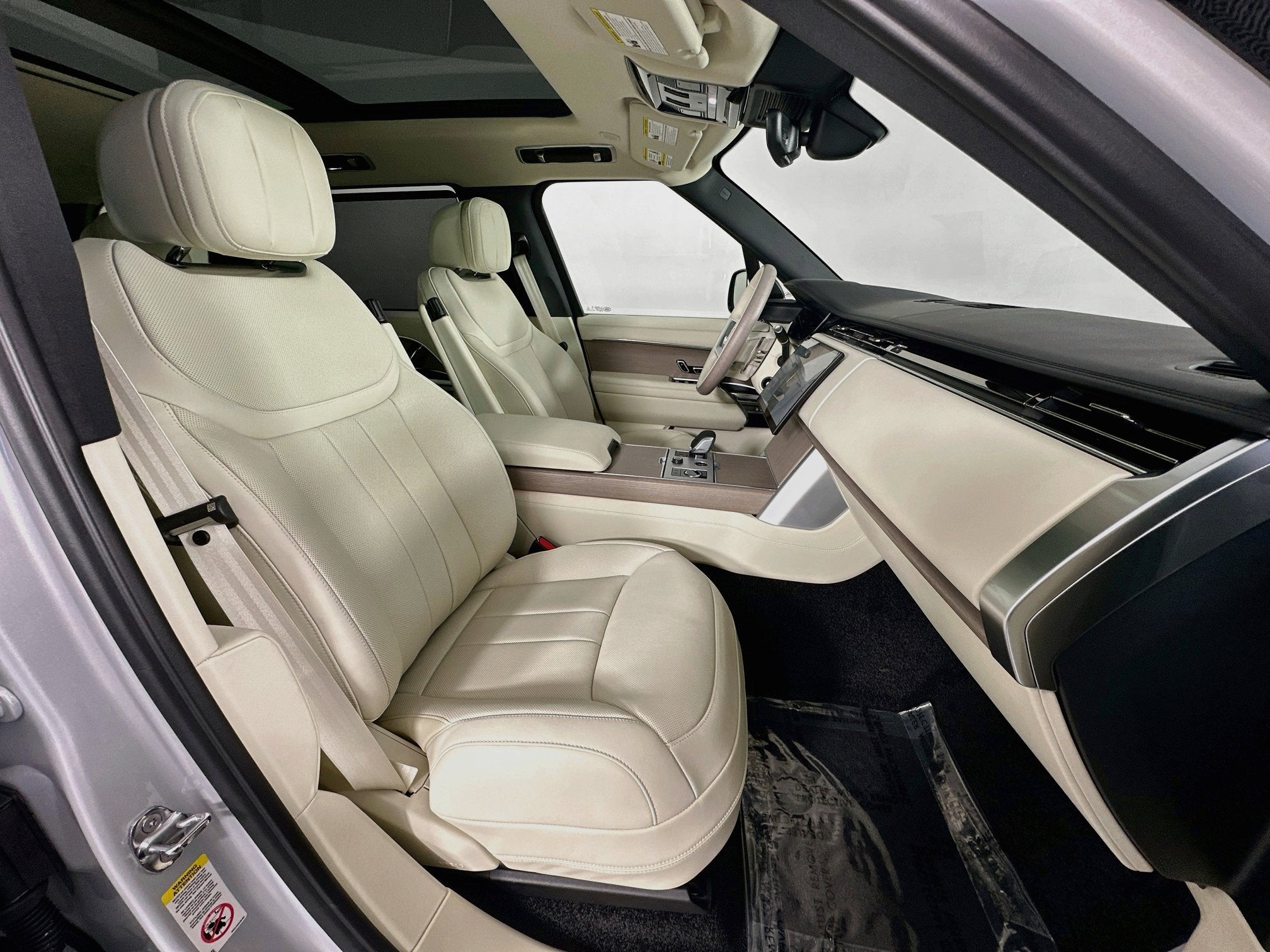 2027 Land Rover Range Rover SE LWB