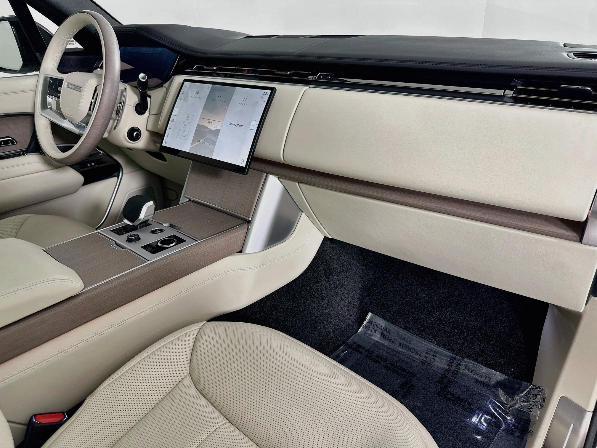 2027 Land Rover Range Rover SE LWB
