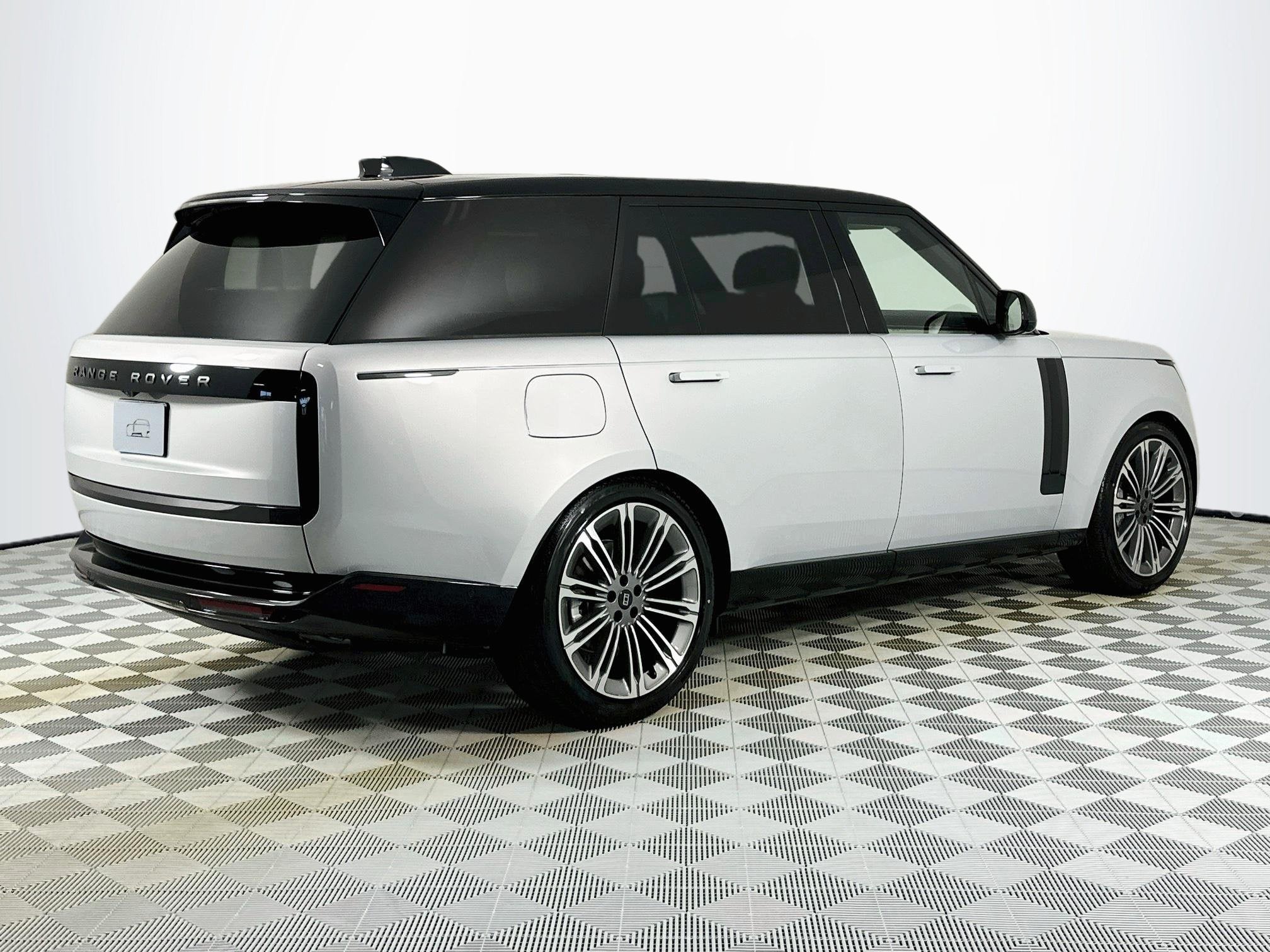 2027 Land Rover Range Rover SE LWB