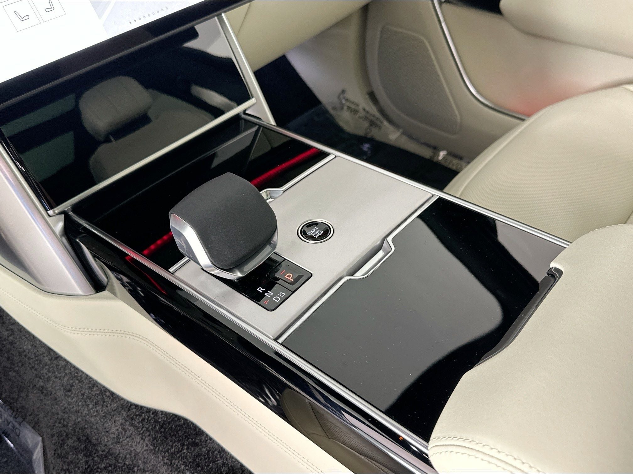 2026 Land Rover Range Rover SE LWB