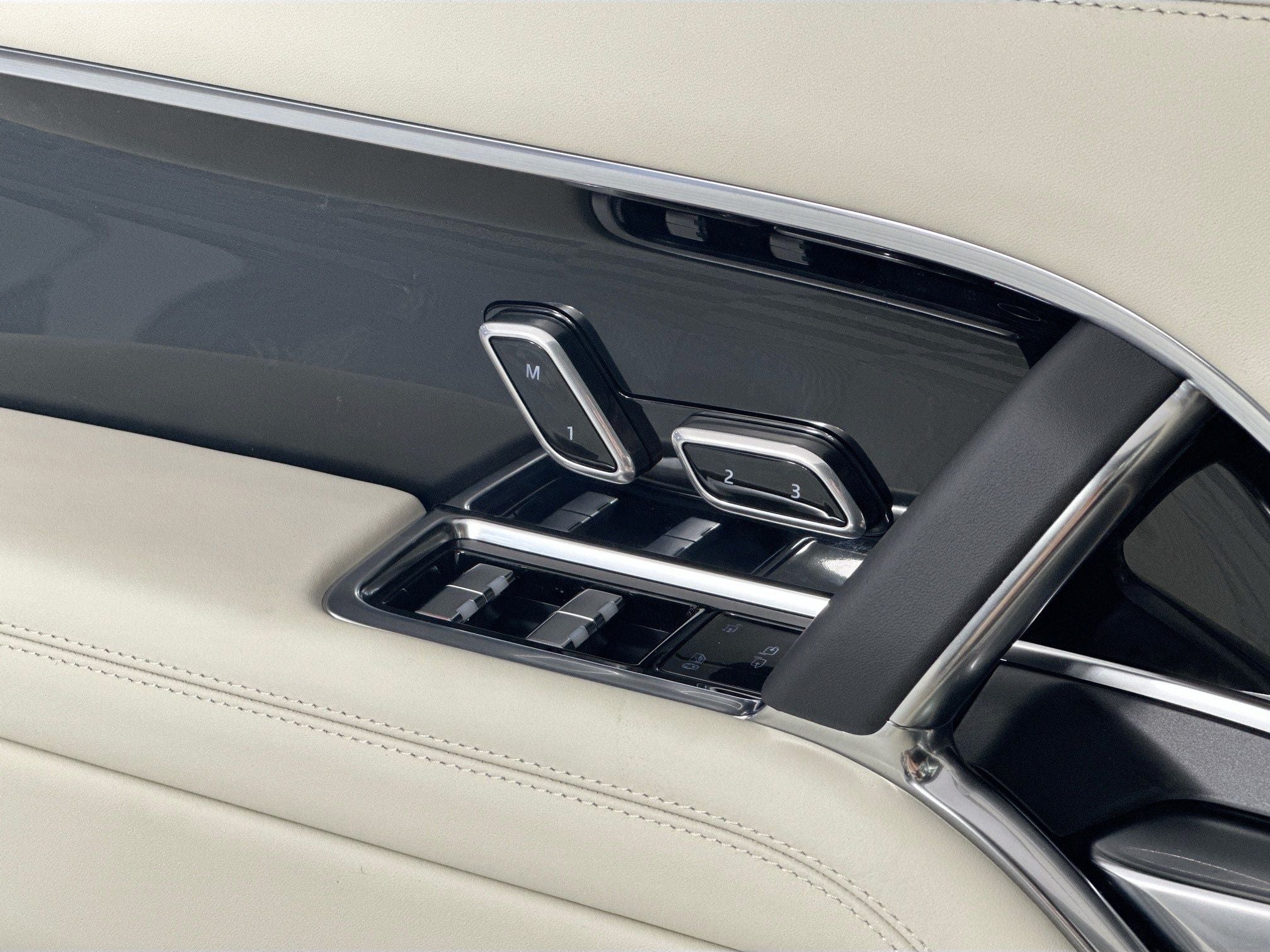 2026 Land Rover Range Rover SE LWB