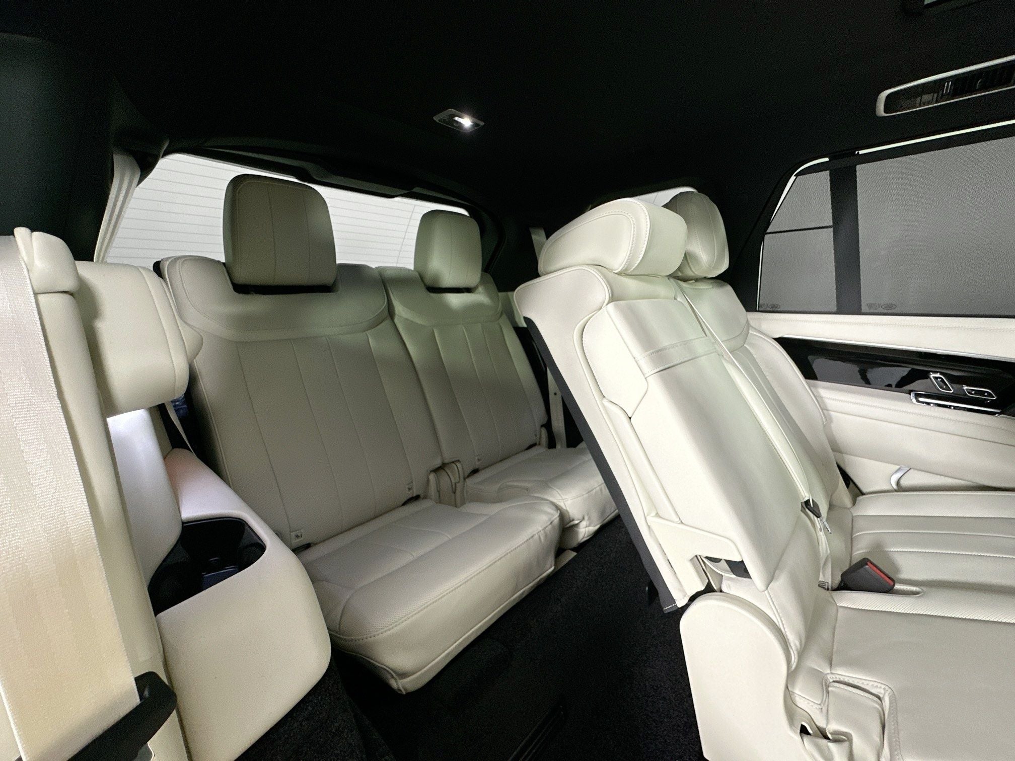 2026 Land Rover Range Rover SE LWB