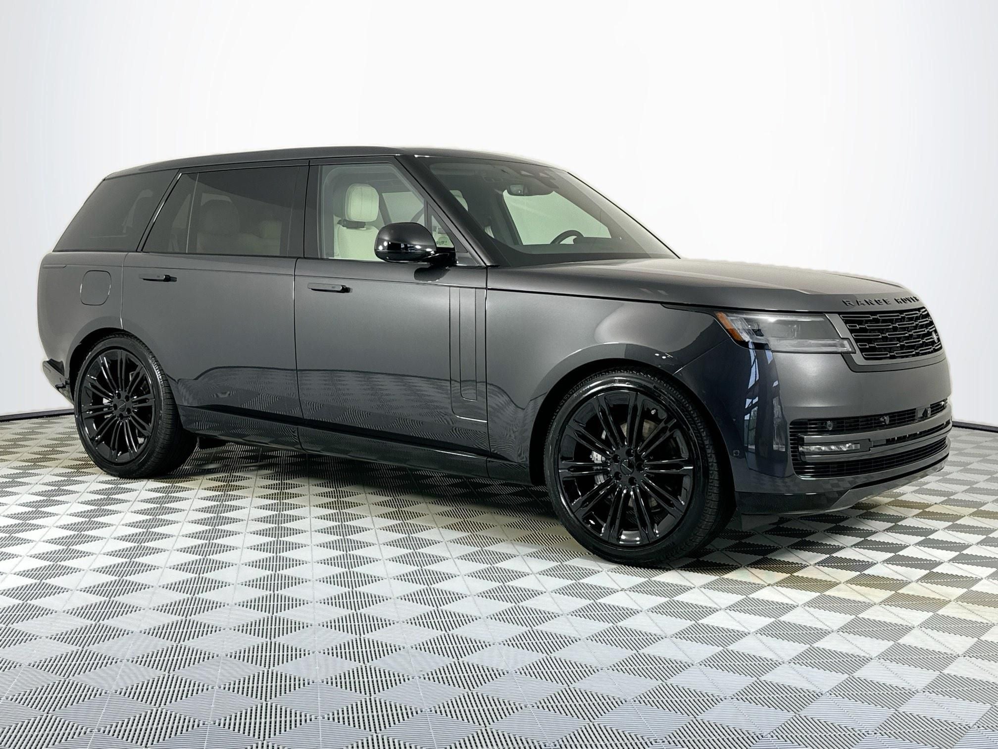 2026 Land Rover Range Rover SE LWB
