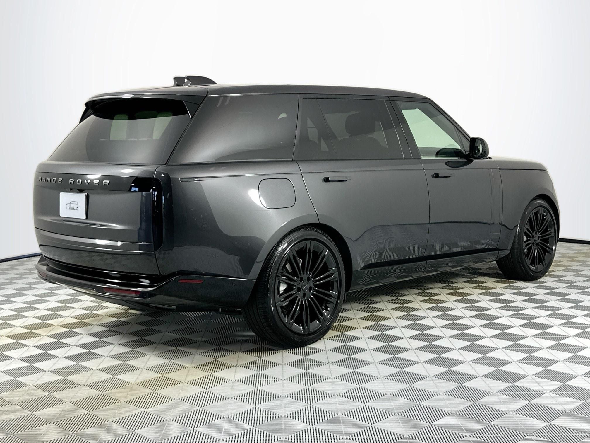 2026 Land Rover Range Rover SE LWB