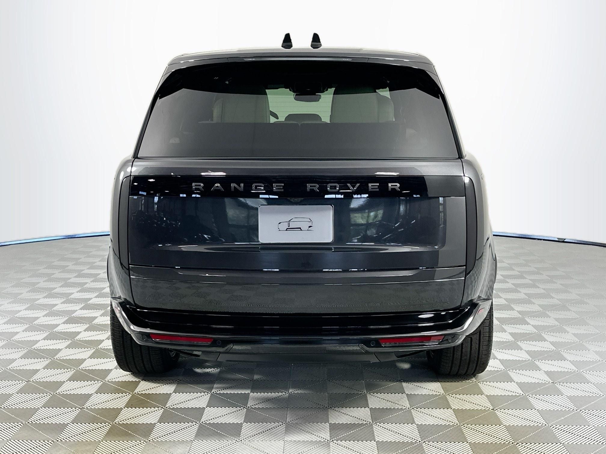 2026 Land Rover Range Rover SE LWB