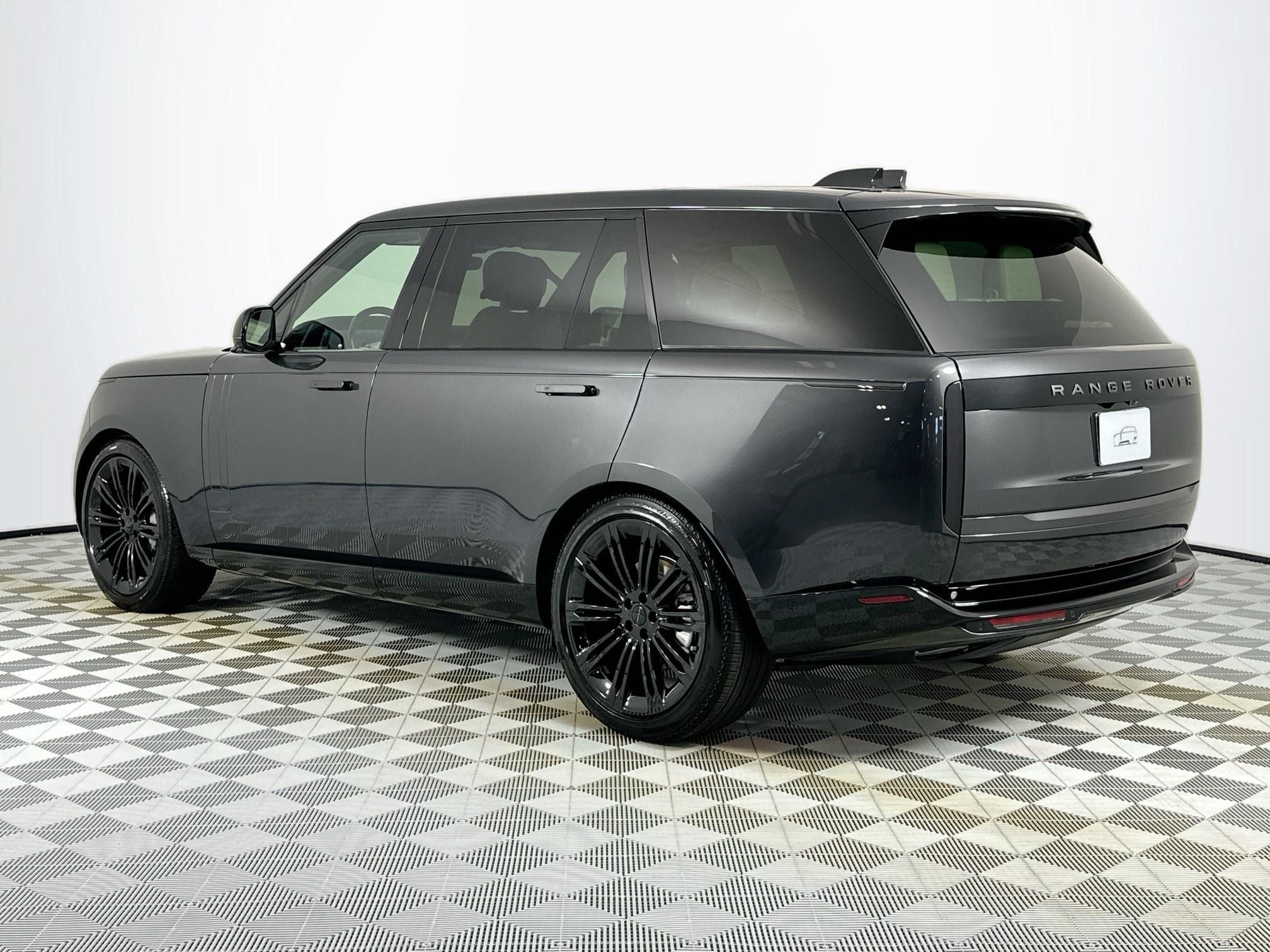 2026 Land Rover Range Rover SE LWB