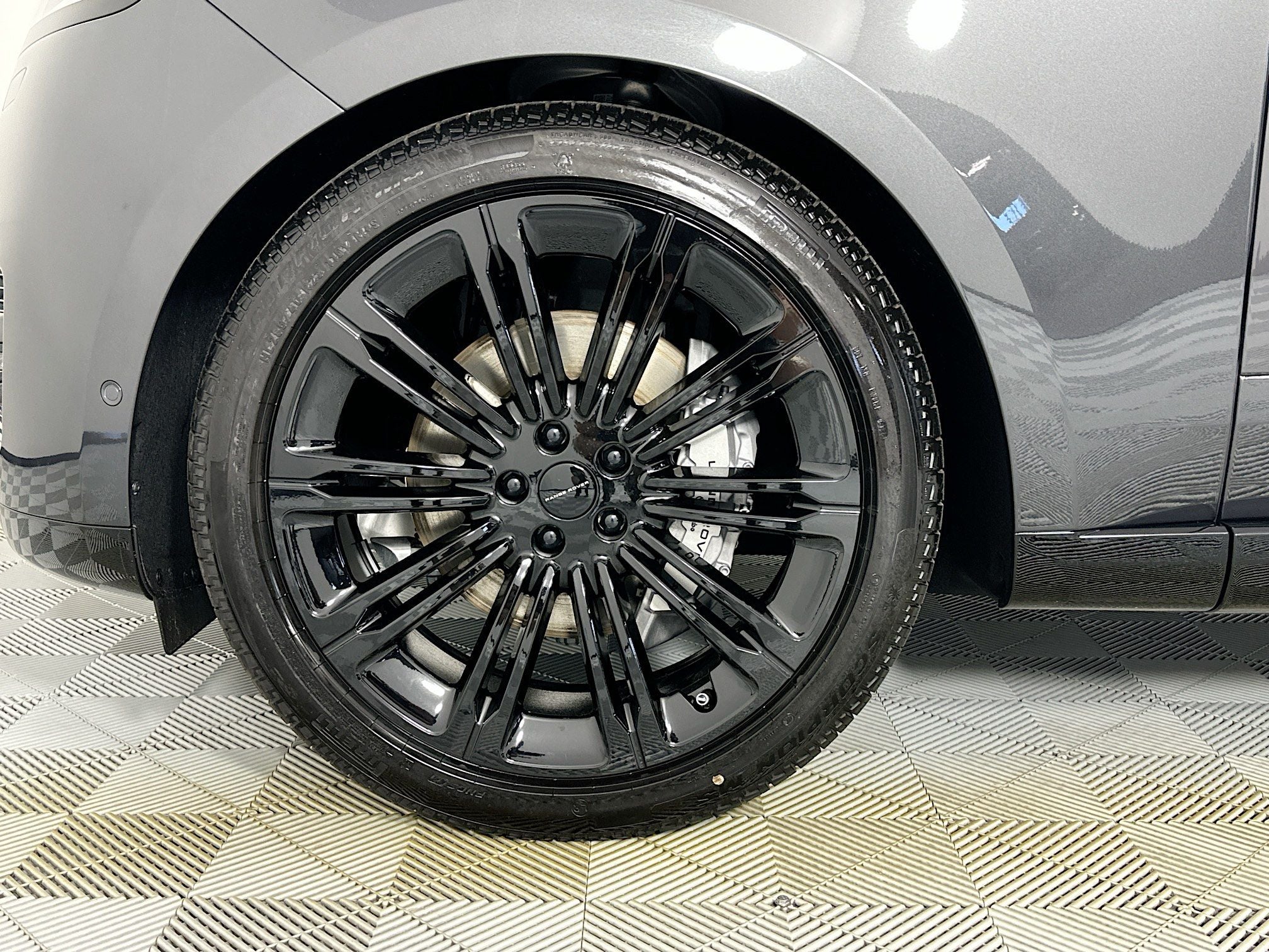 2026 Land Rover Range Rover SE LWB