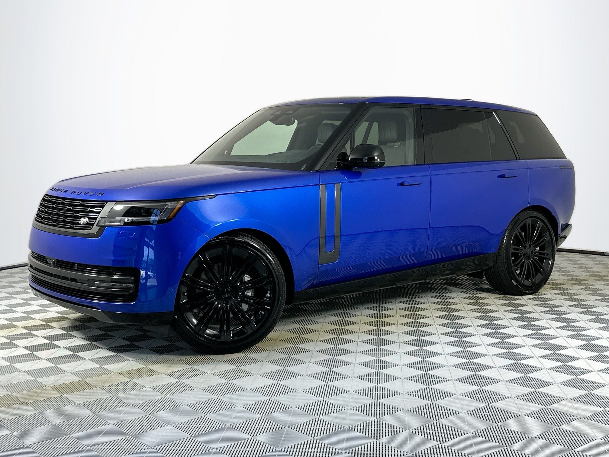 2026 Land Rover Range Rover SE LWB