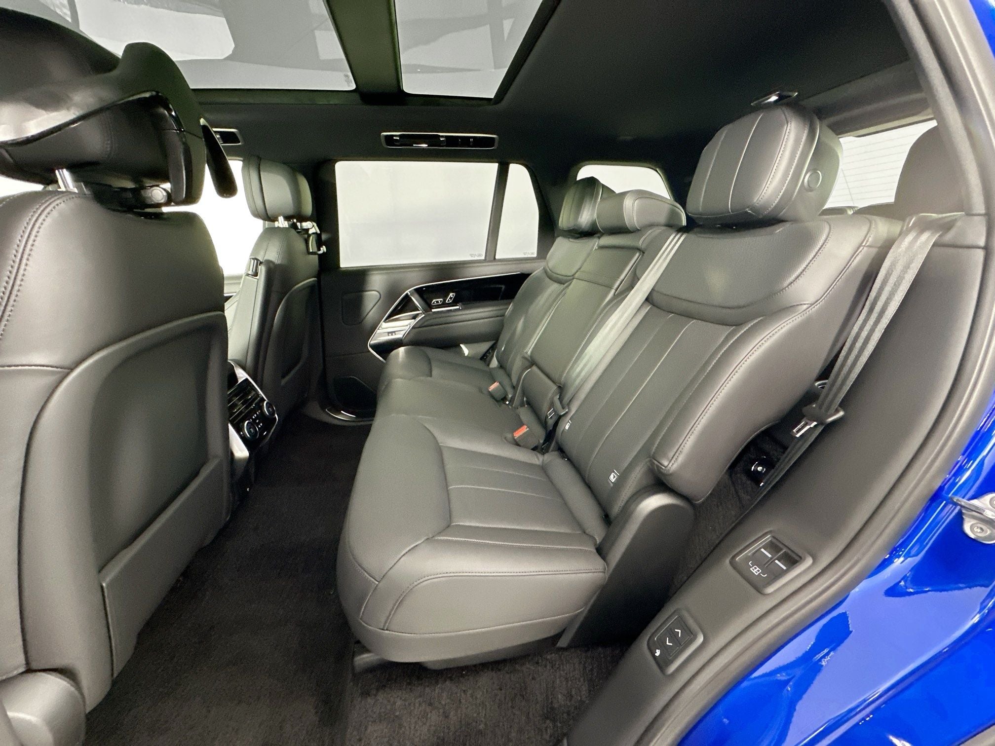 2026 Land Rover Range Rover SE LWB