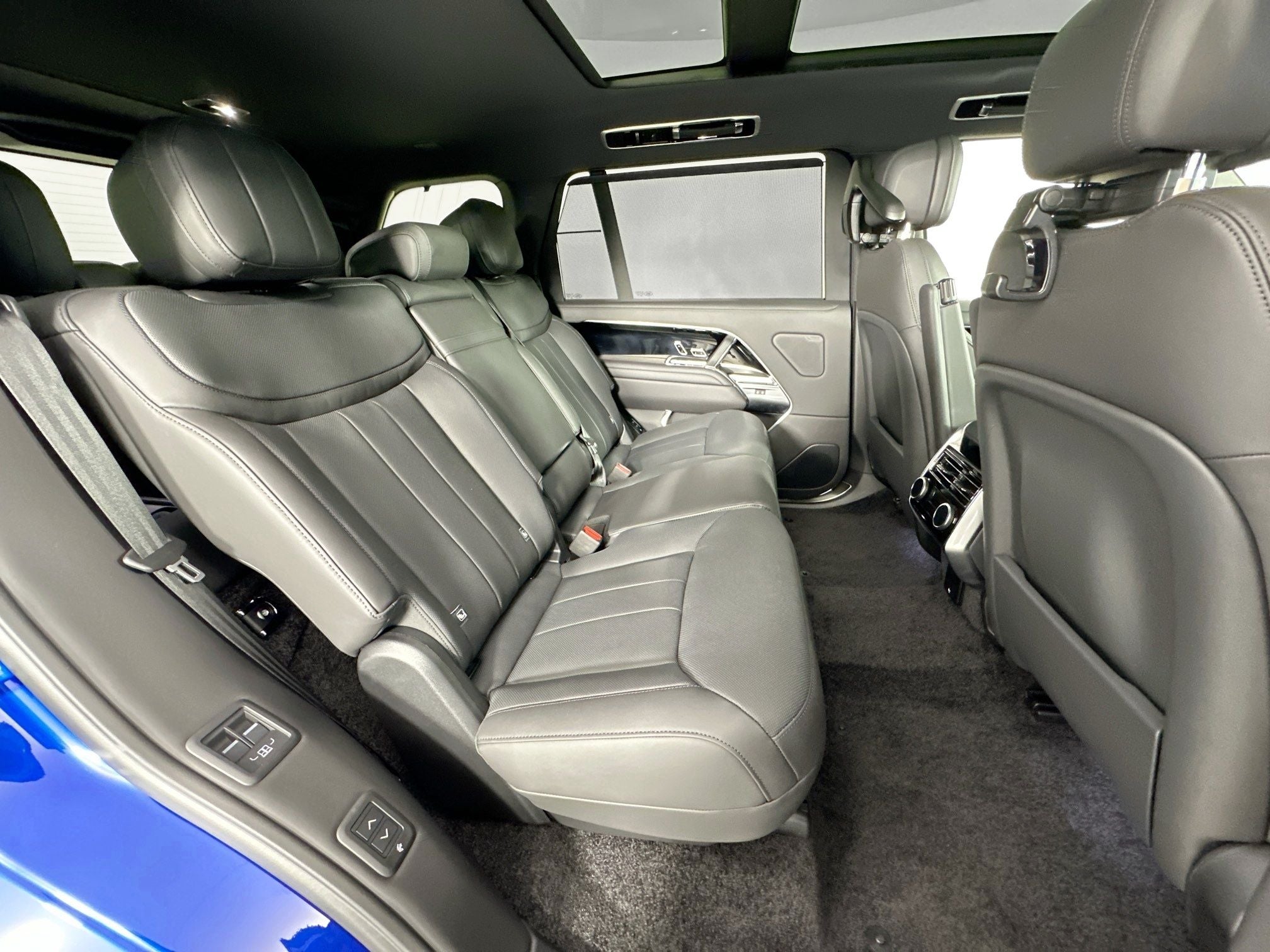 2026 Land Rover Range Rover SE LWB