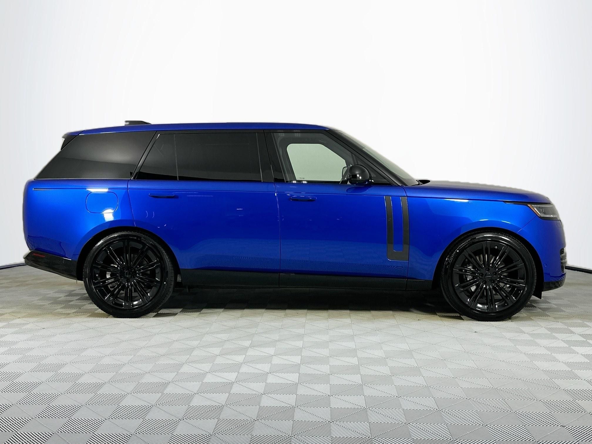2026 Land Rover Range Rover SE LWB