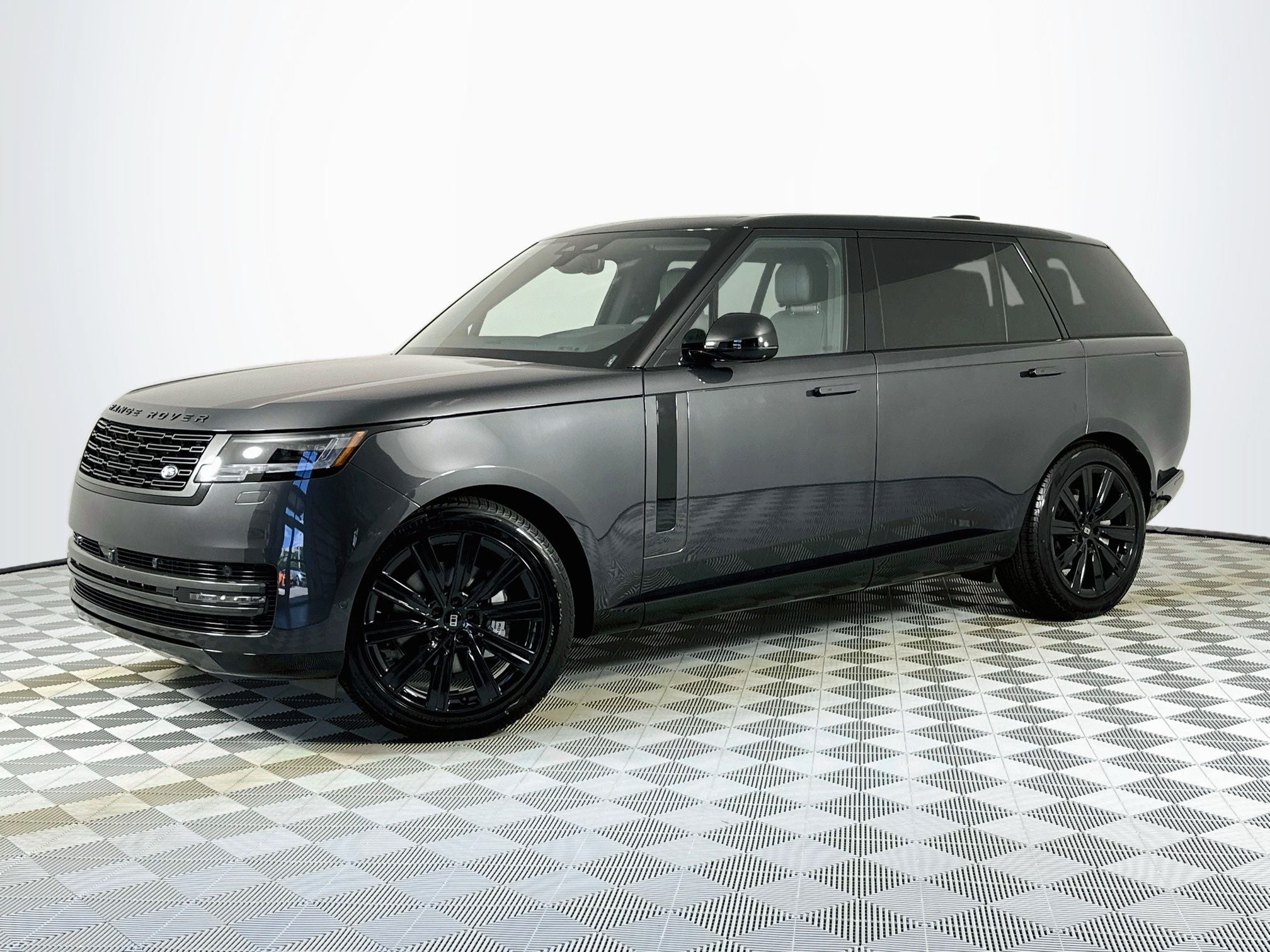 2027 Land Rover Range Rover SE LWB