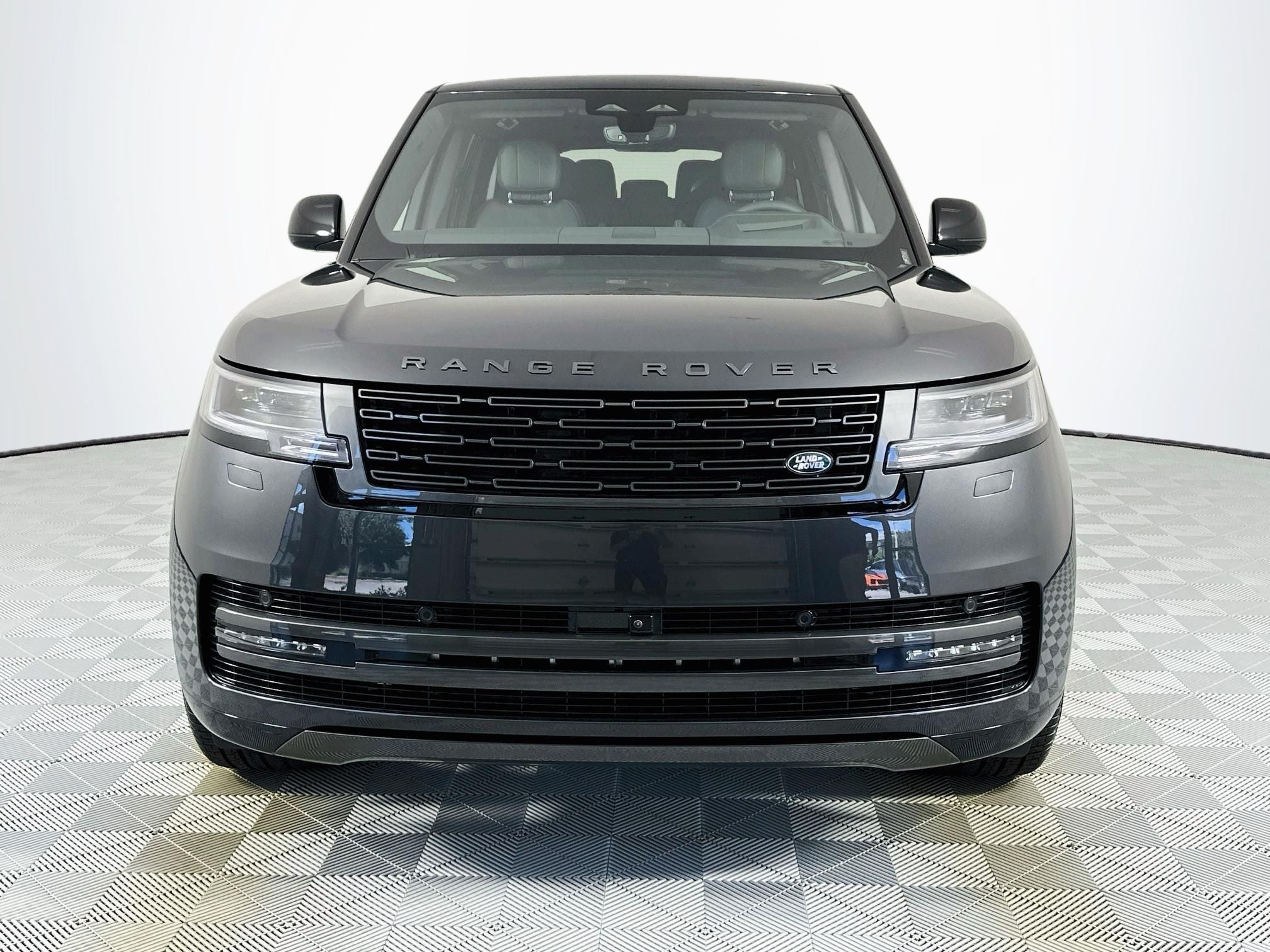 2027 Land Rover Range Rover SE LWB