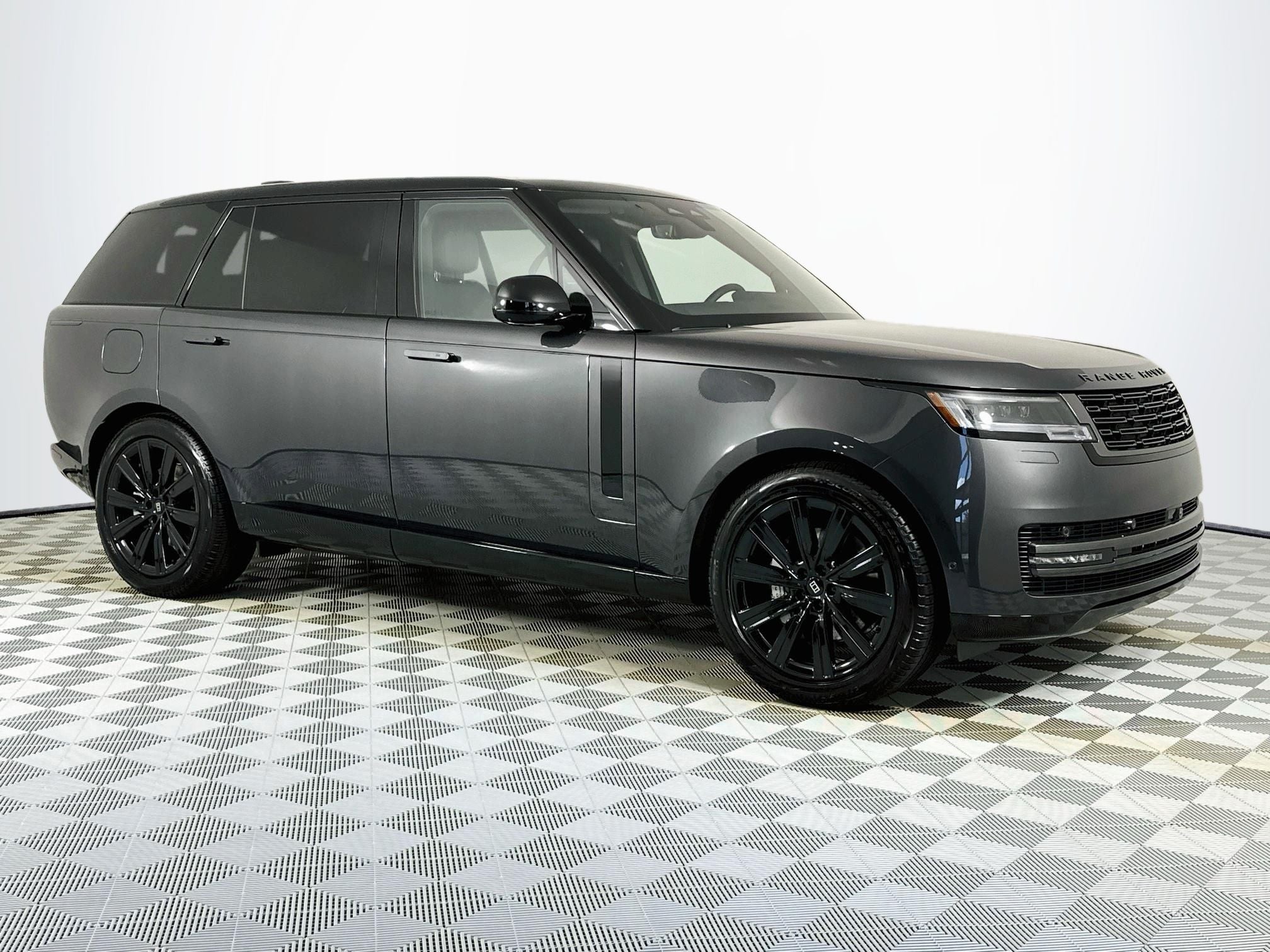2027 Land Rover Range Rover SE LWB