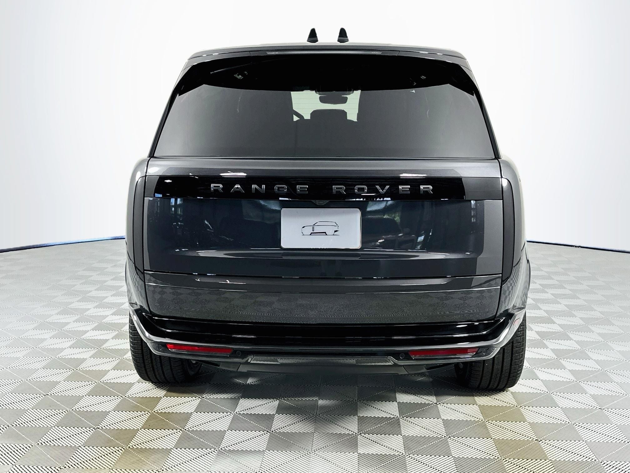 2027 Land Rover Range Rover SE LWB