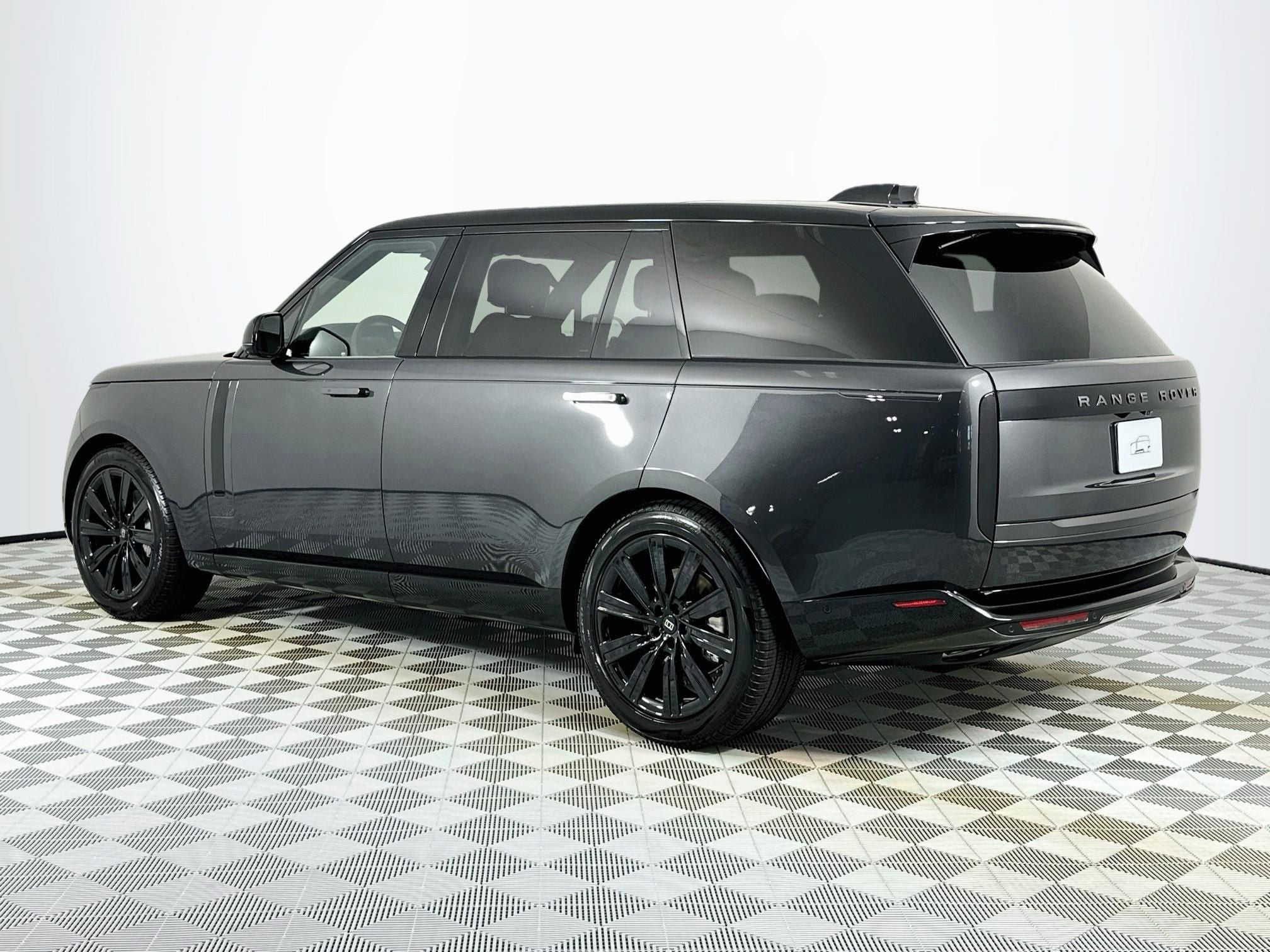 2027 Land Rover Range Rover SE LWB