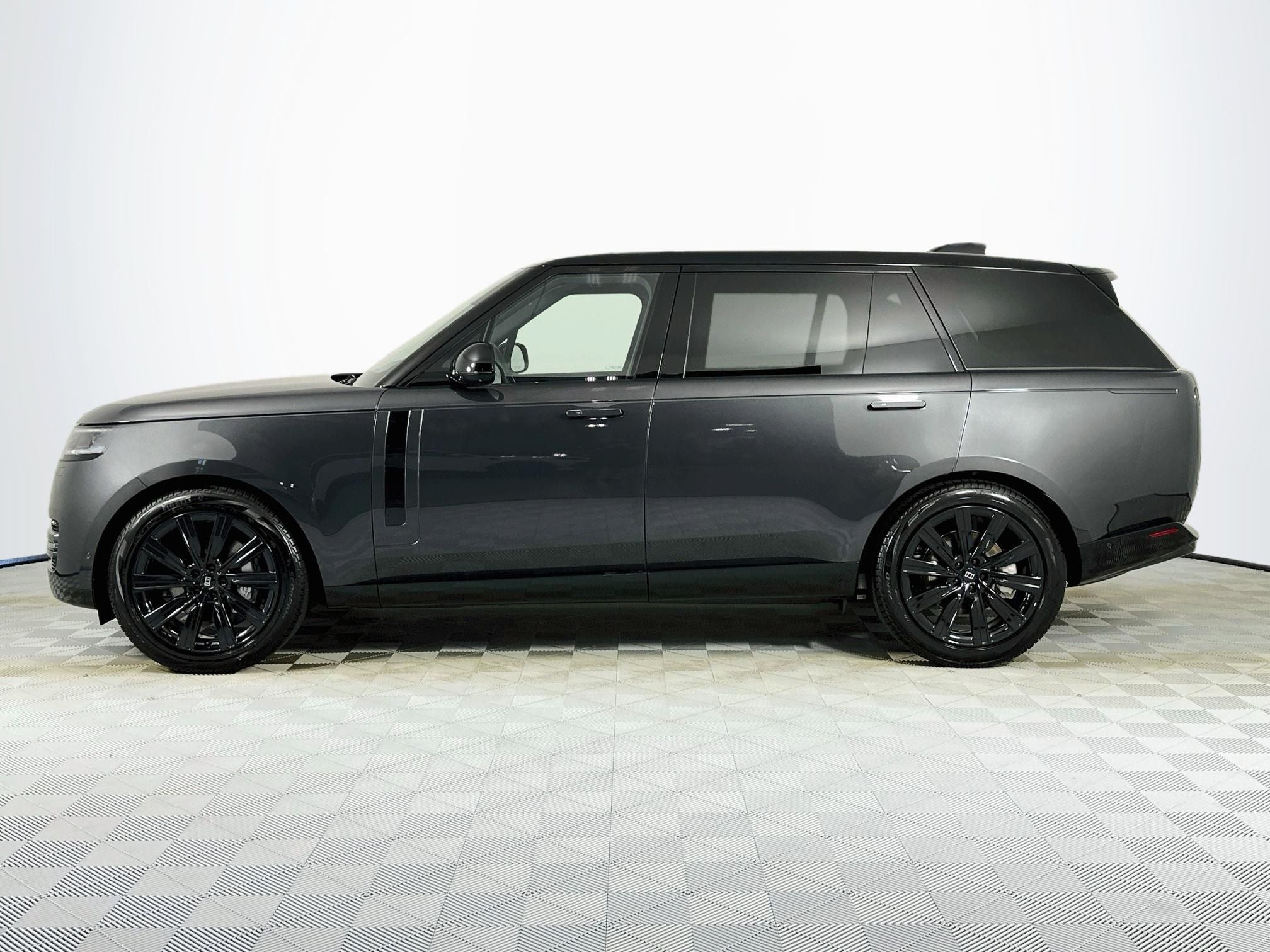 2027 Land Rover Range Rover SE LWB
