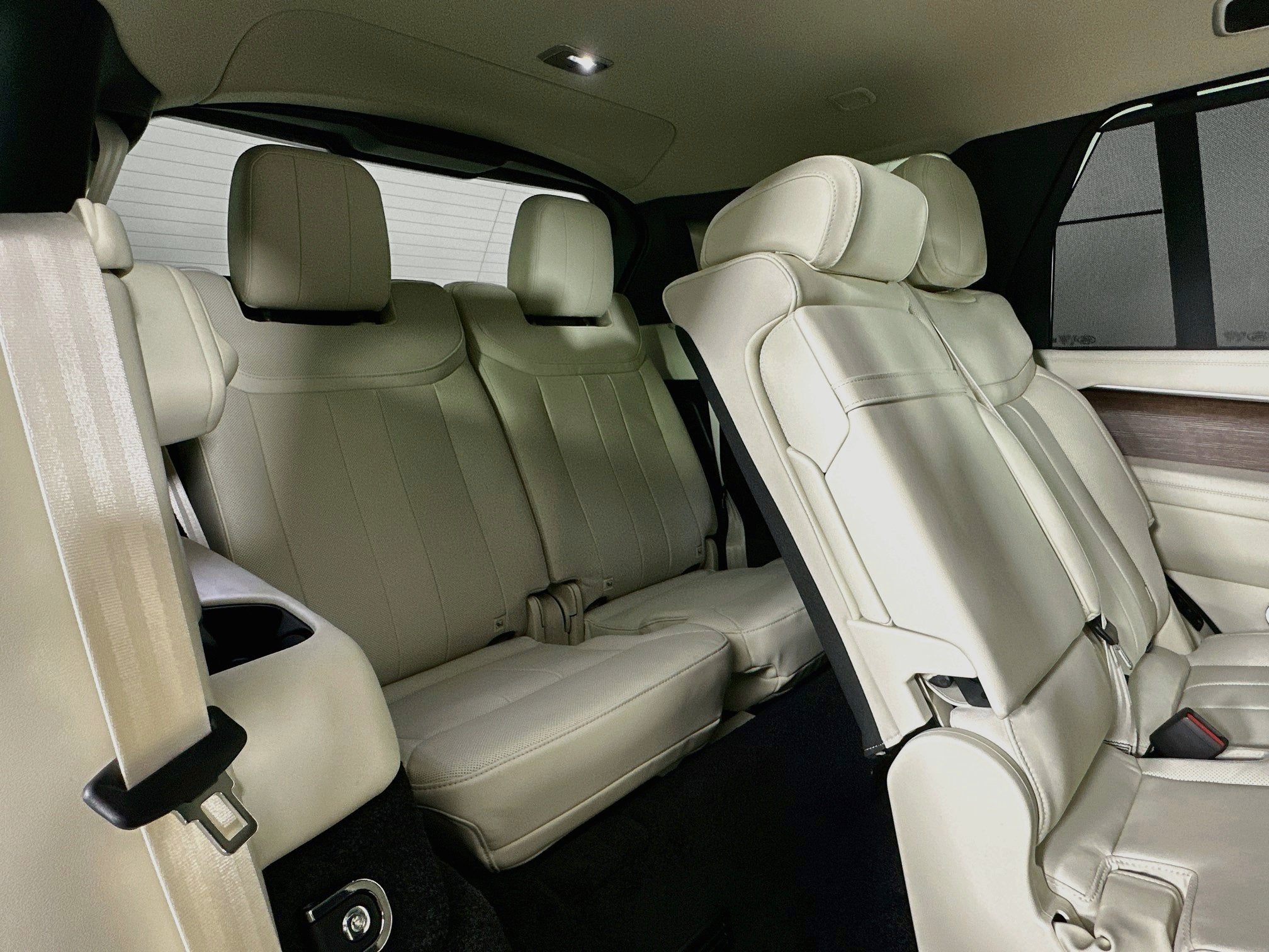 2027 Land Rover Range Rover SE LWB