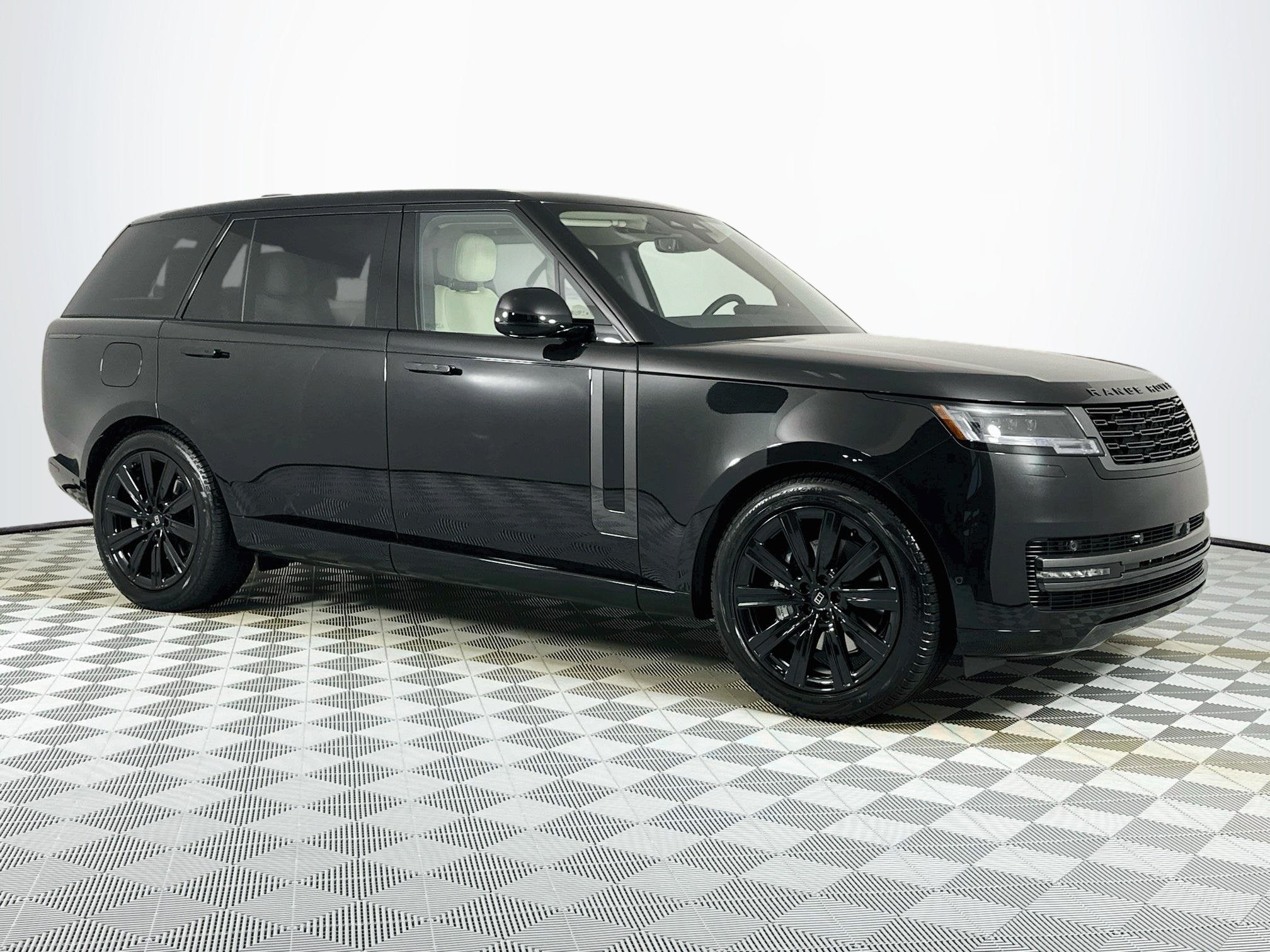 2027 Land Rover Range Rover SE LWB