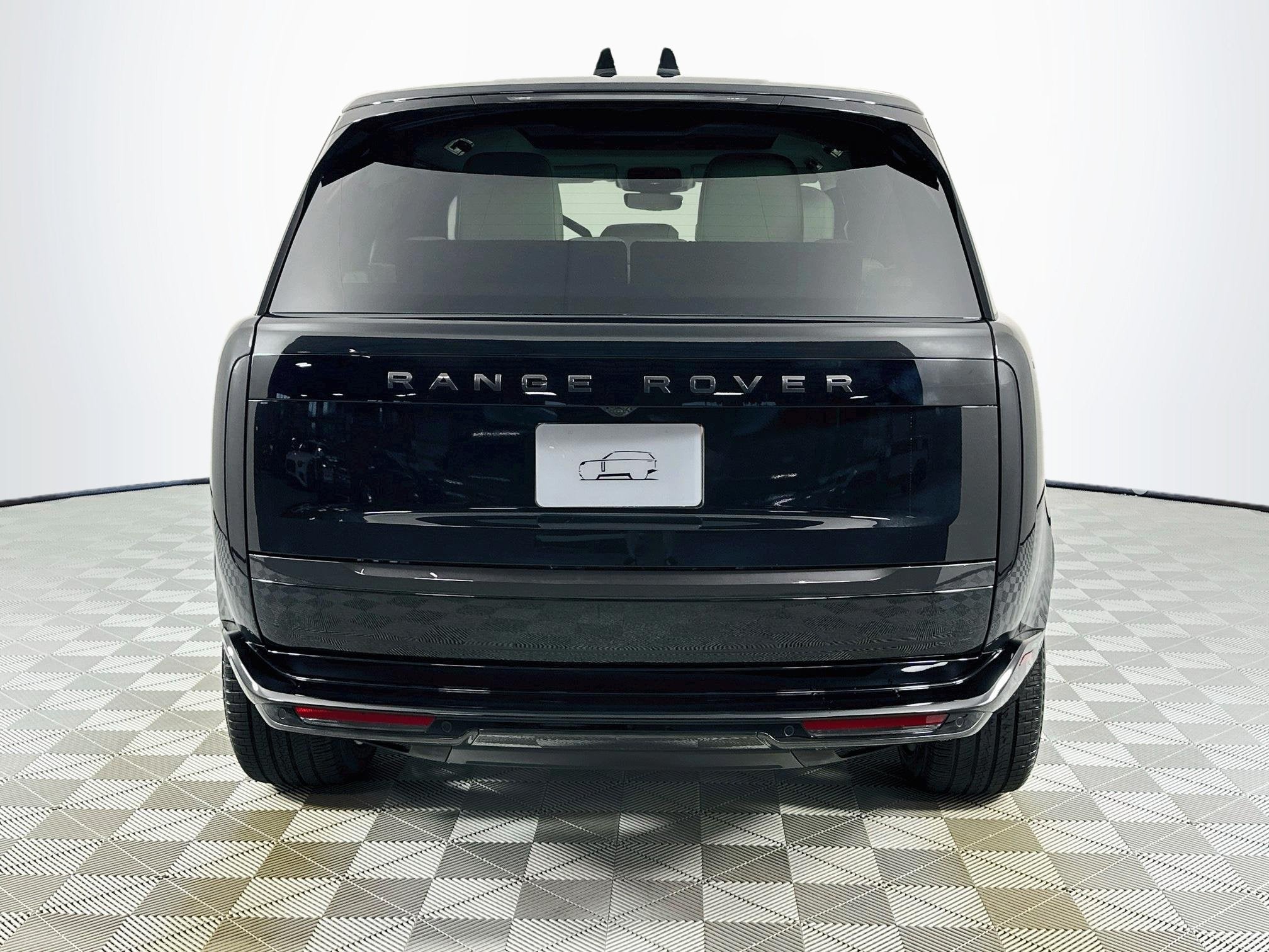 2027 Land Rover Range Rover SE LWB