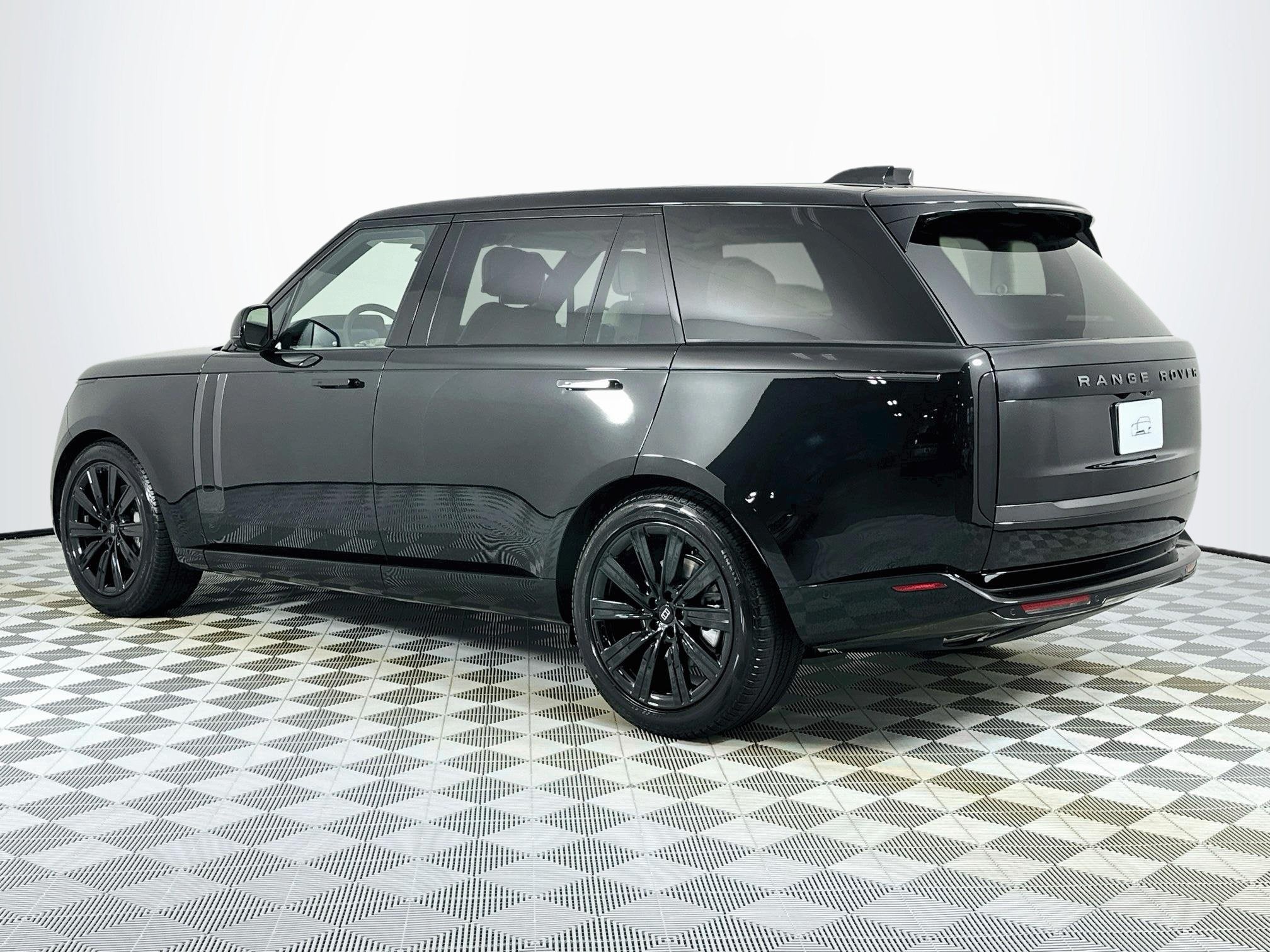 2027 Land Rover Range Rover SE LWB