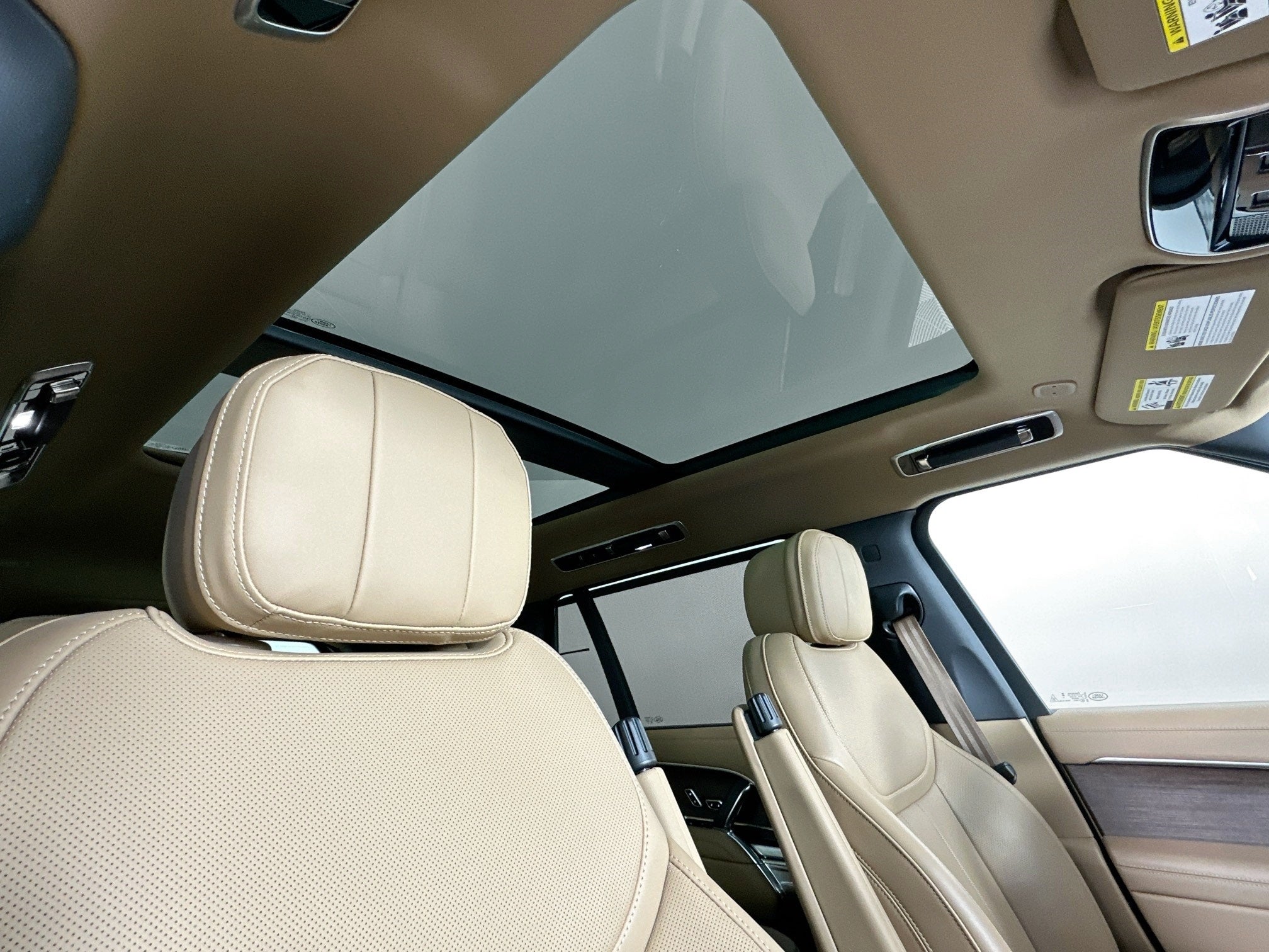 2025 Land Rover Range Rover SE