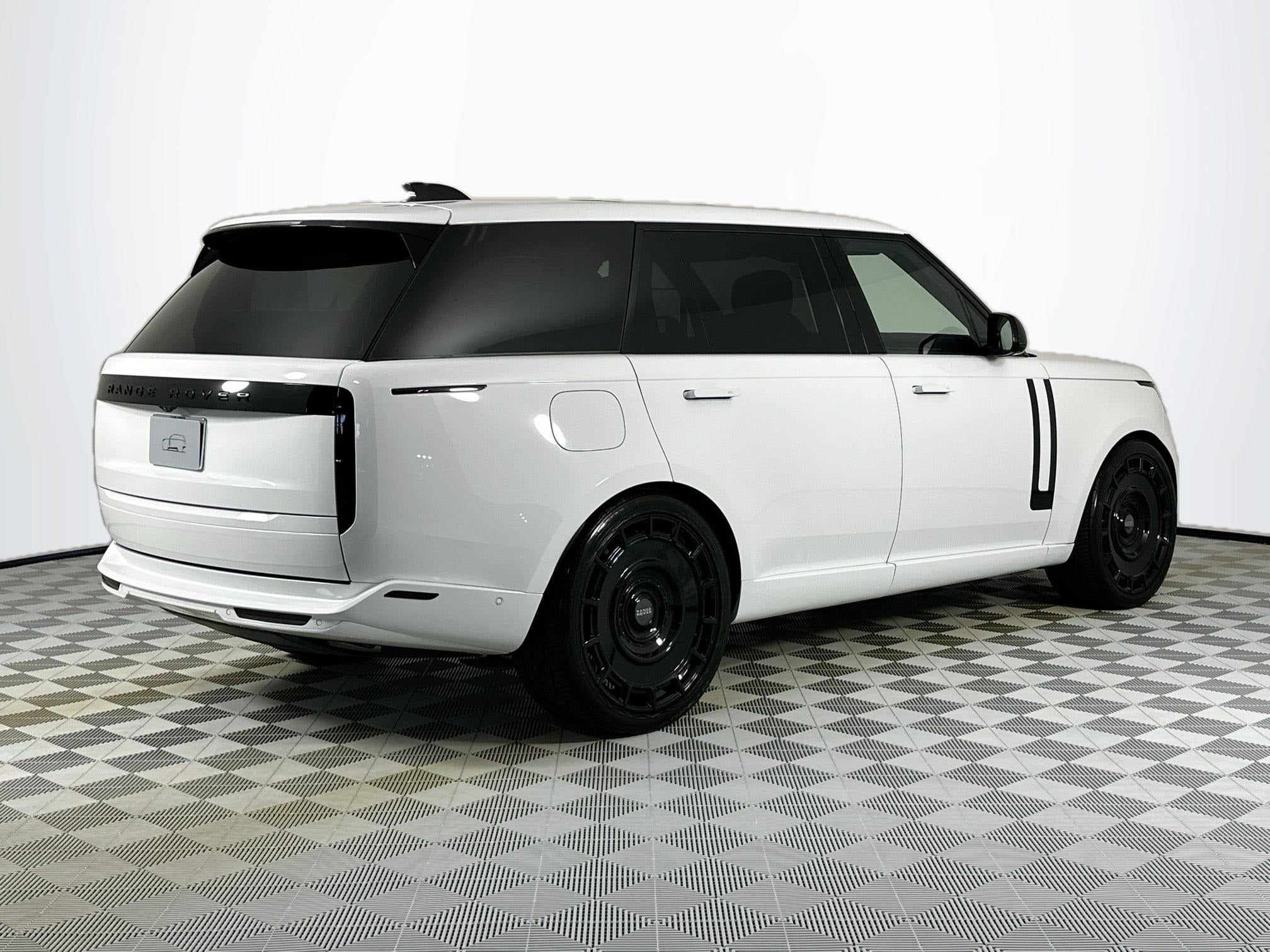 2025 Land Rover Range Rover SE