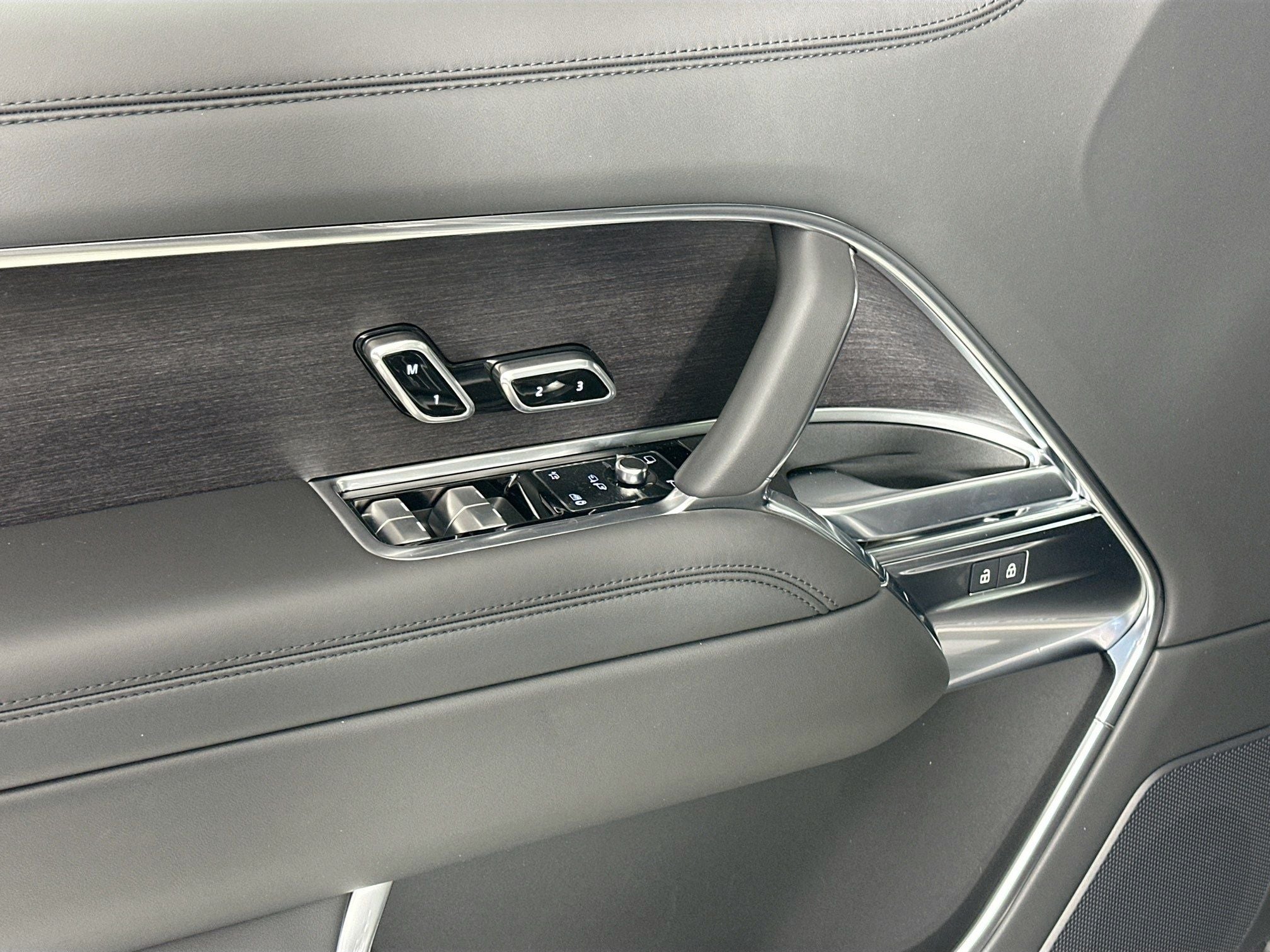 2026 Land Rover Range Rover SE LWB