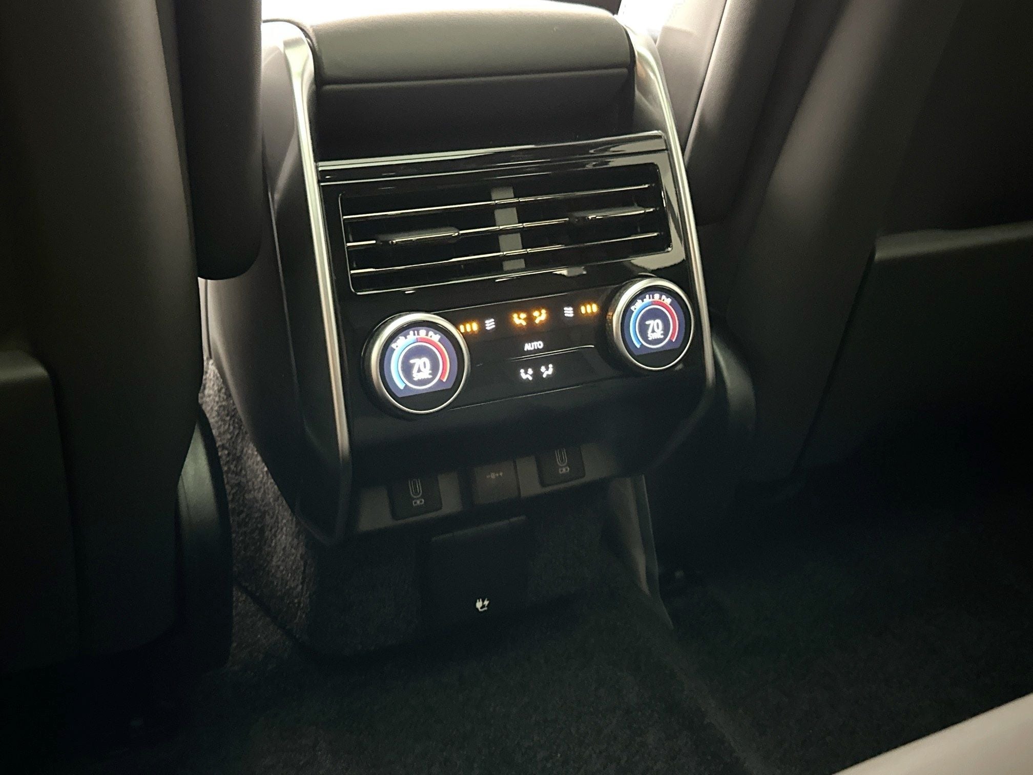 2026 Land Rover Range Rover SE LWB