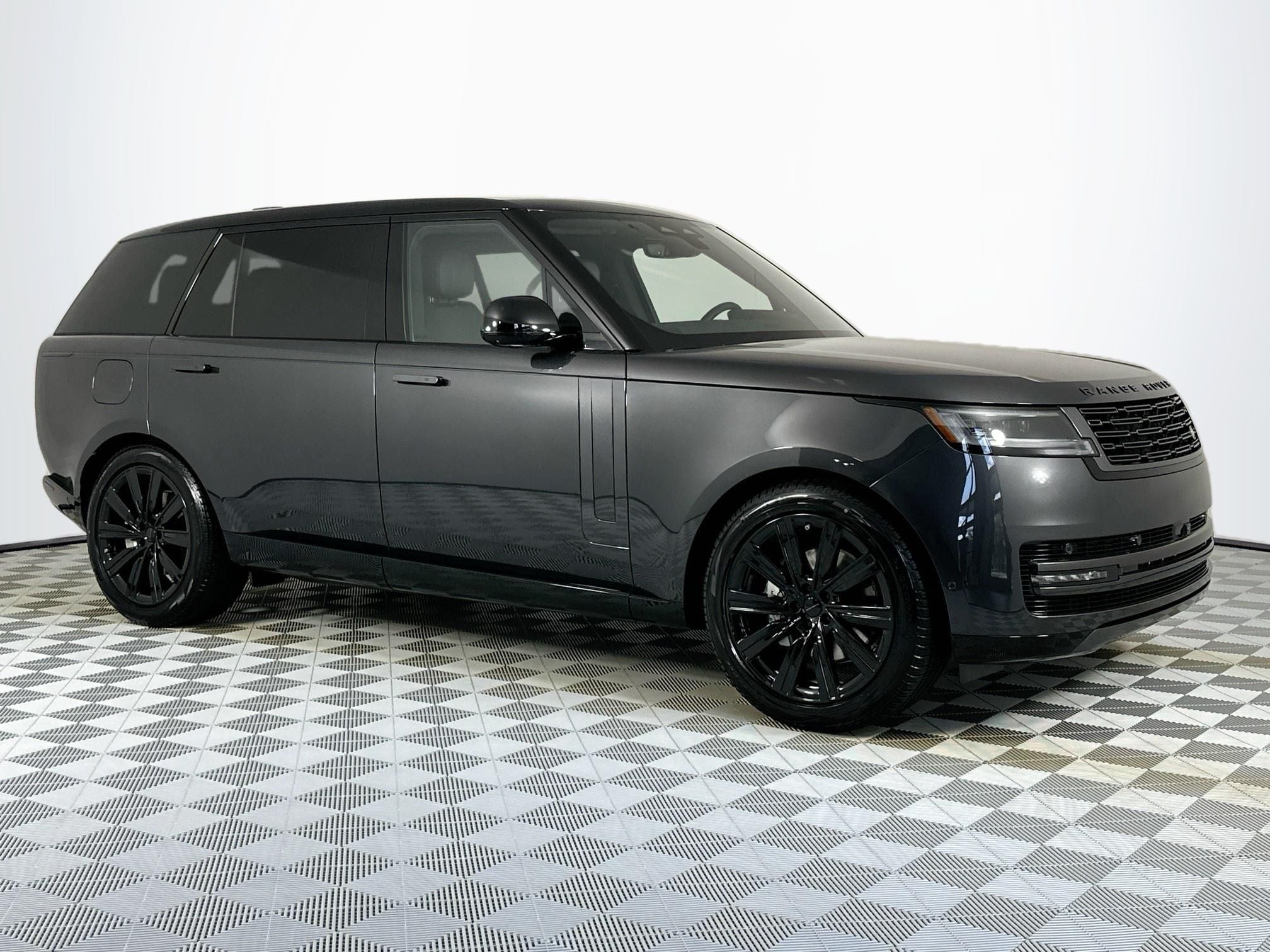 2026 Land Rover Range Rover SE LWB