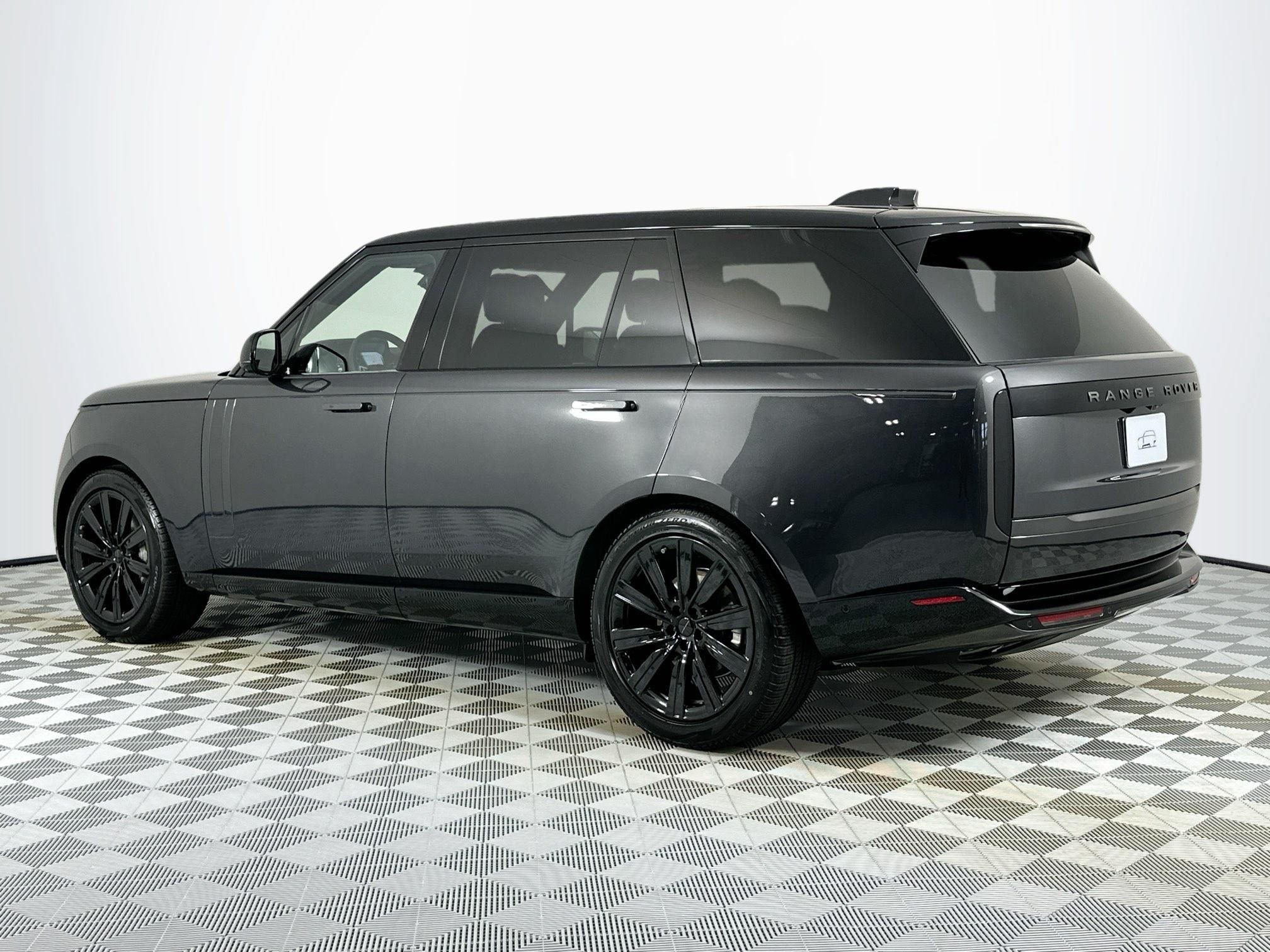 2026 Land Rover Range Rover SE LWB