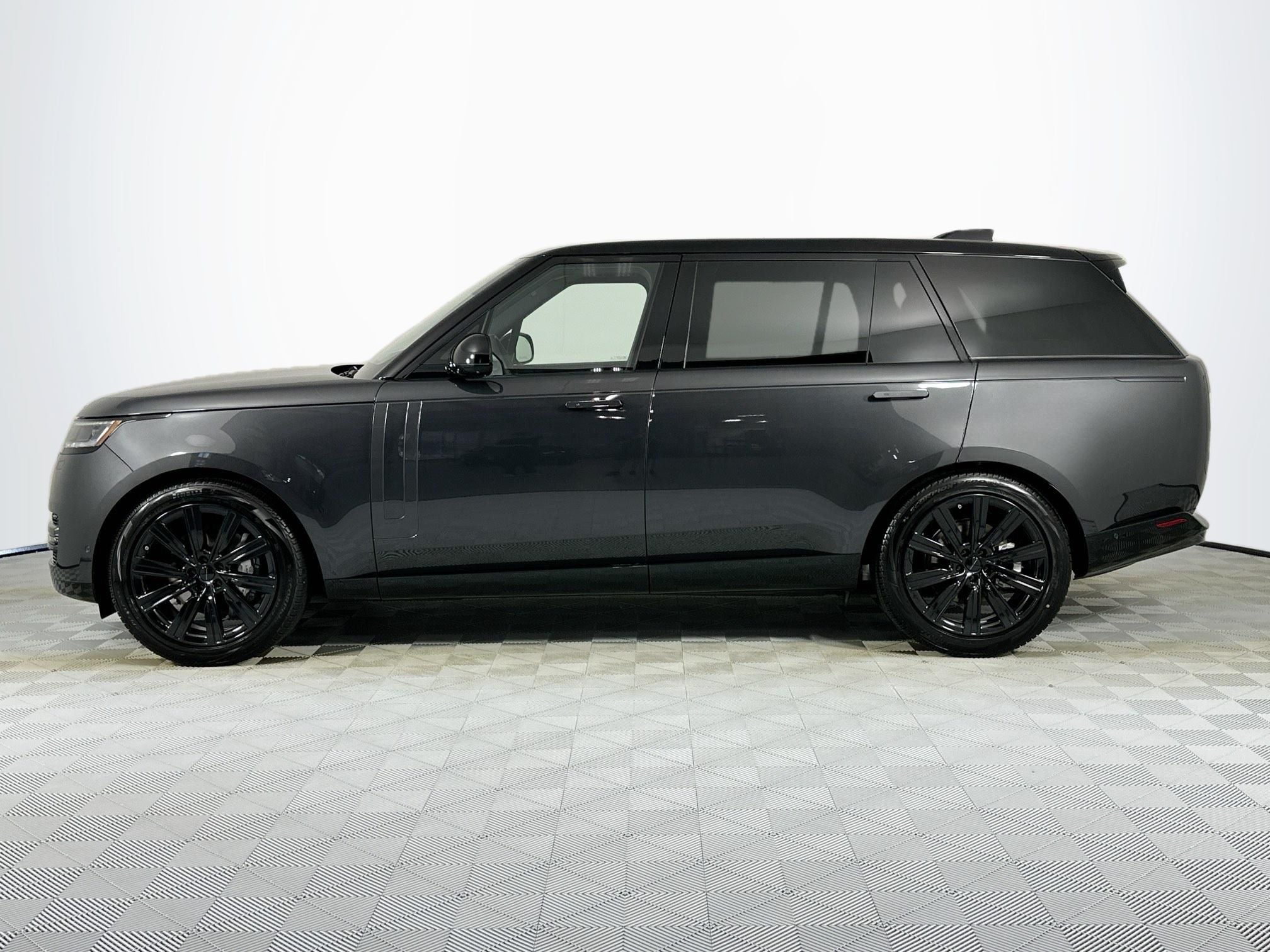 2026 Land Rover Range Rover SE LWB