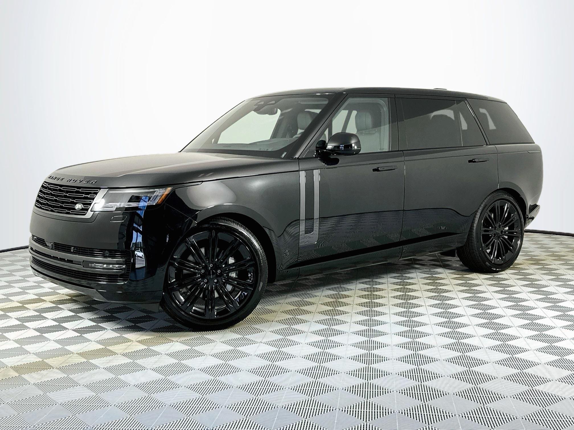 2026 Land Rover Range Rover SE LWB