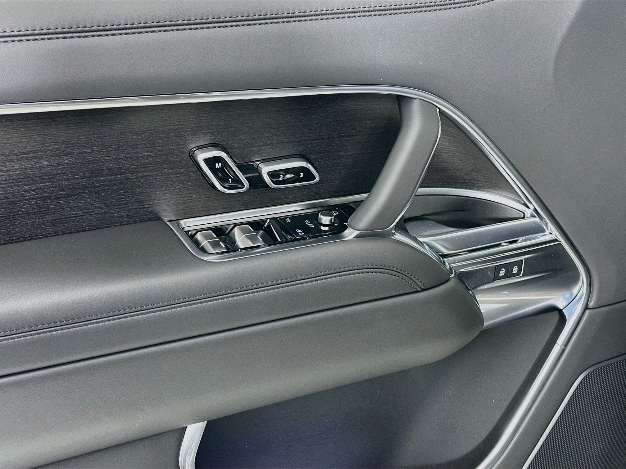 2026 Land Rover Range Rover SE LWB