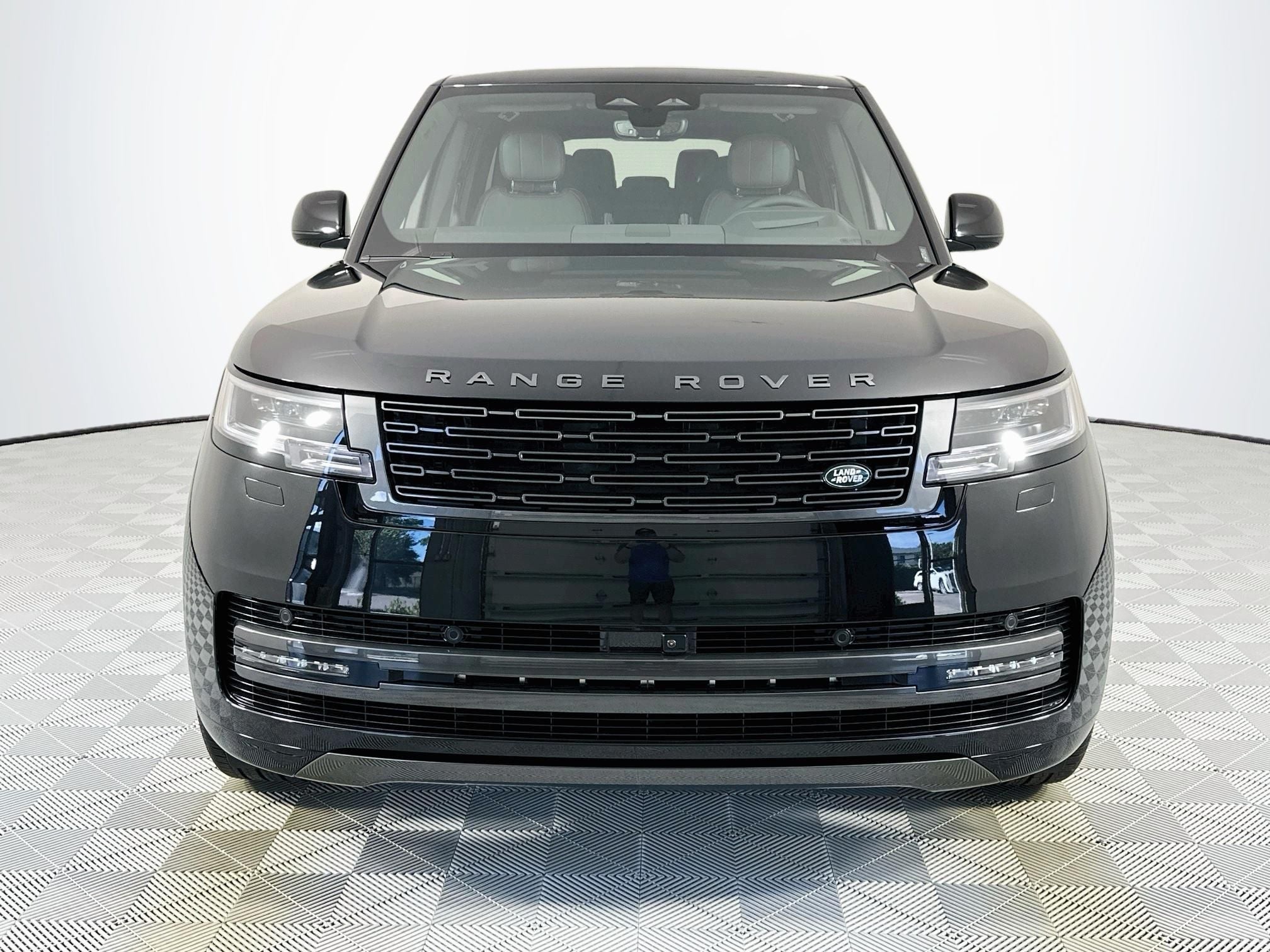 2026 Land Rover Range Rover SE LWB