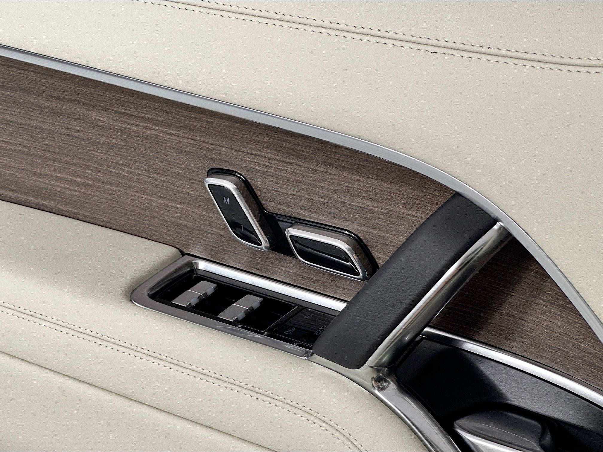 2026 Land Rover Range Rover SE LWB