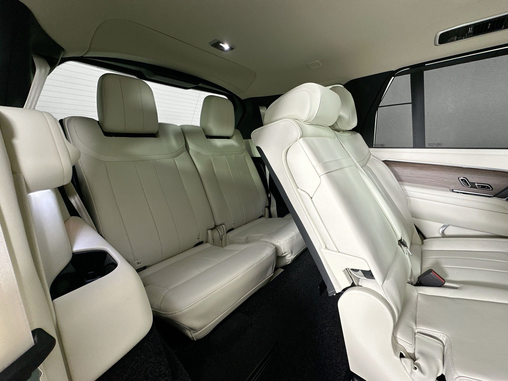 2026 Land Rover Range Rover SE LWB