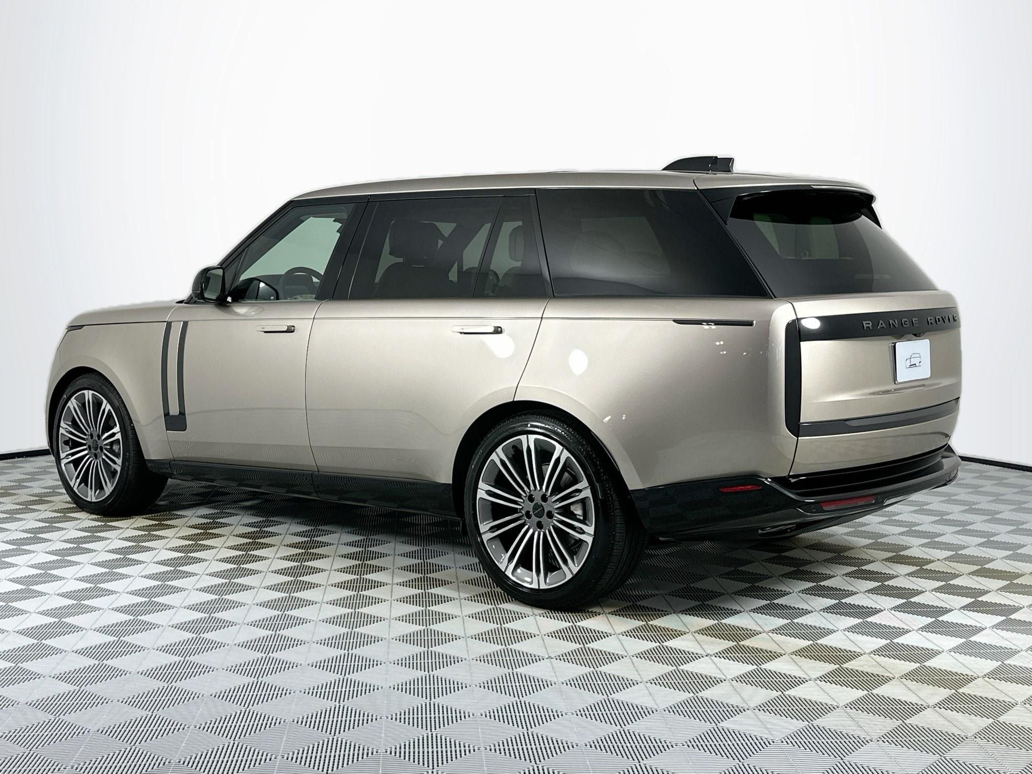 2026 Land Rover Range Rover SE LWB