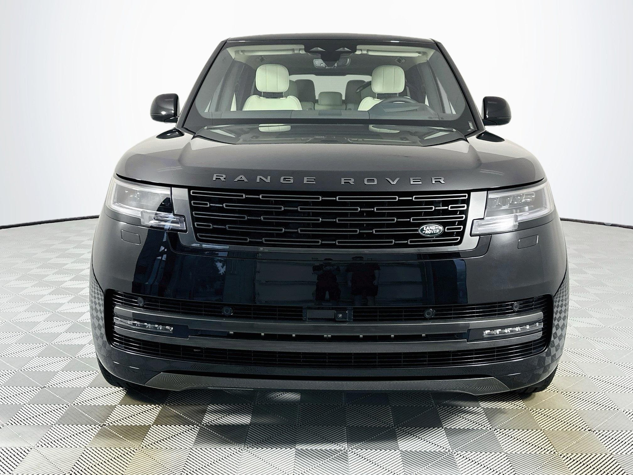 2027 Land Rover Range Rover SE LWB