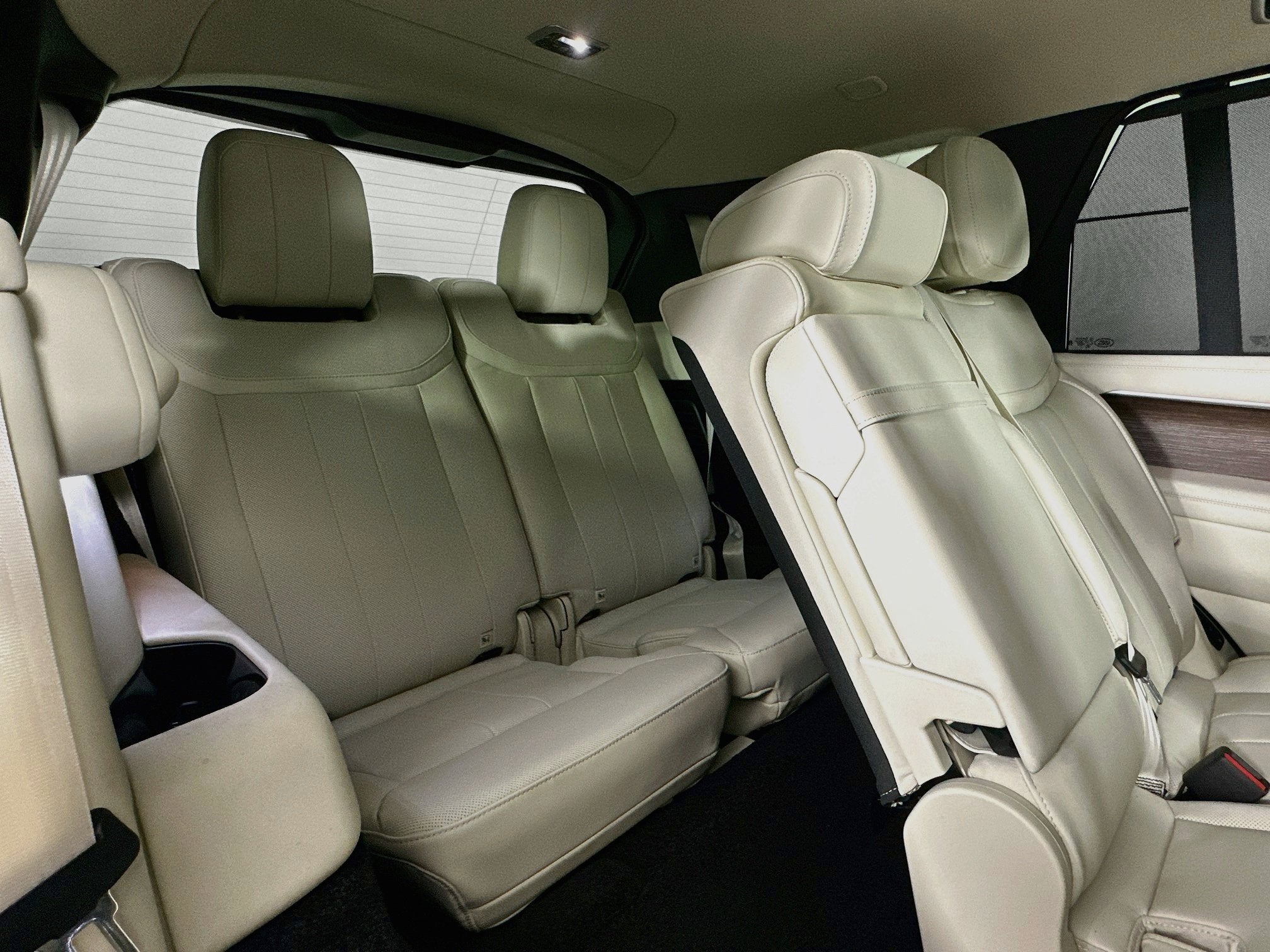 2027 Land Rover Range Rover SE LWB