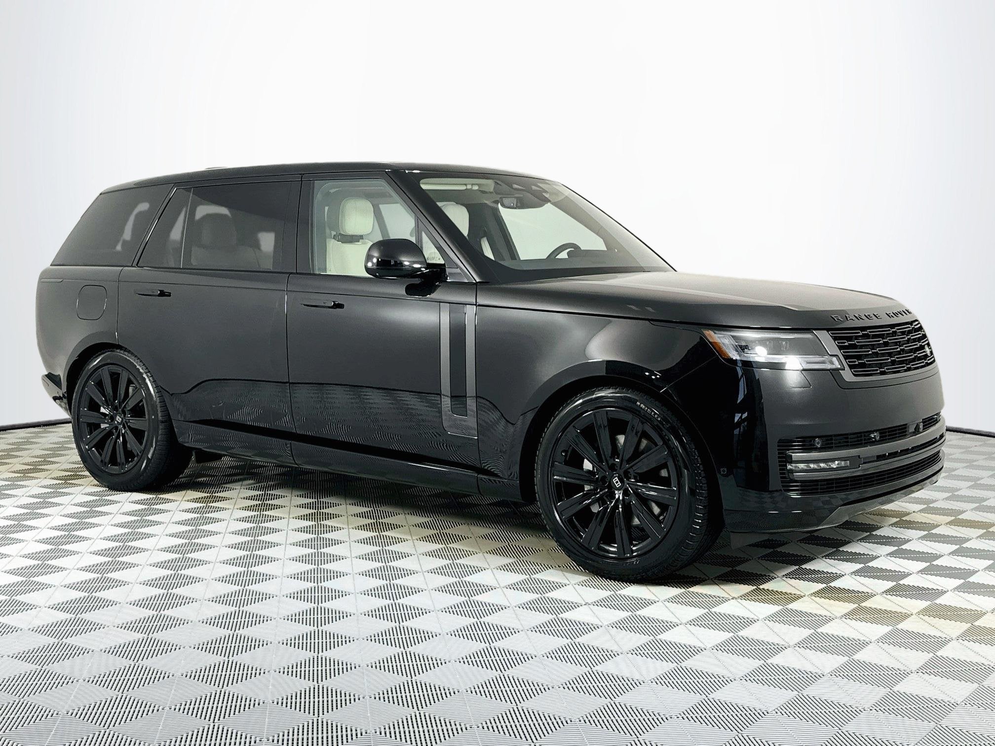 2027 Land Rover Range Rover SE LWB