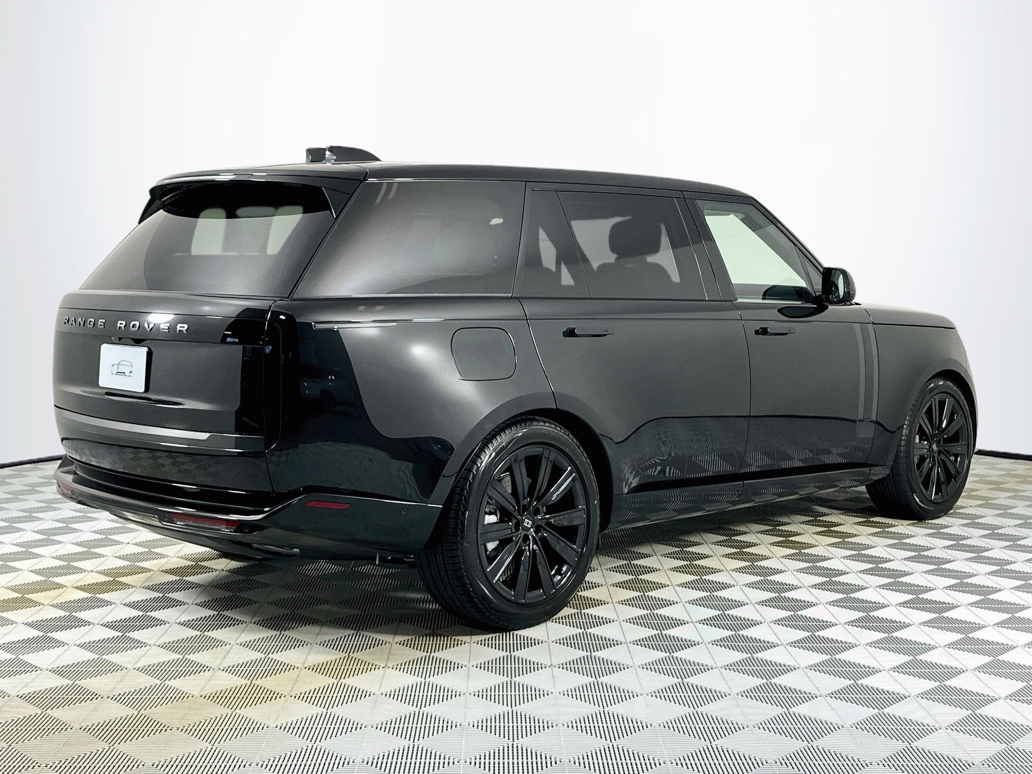 2027 Land Rover Range Rover SE LWB