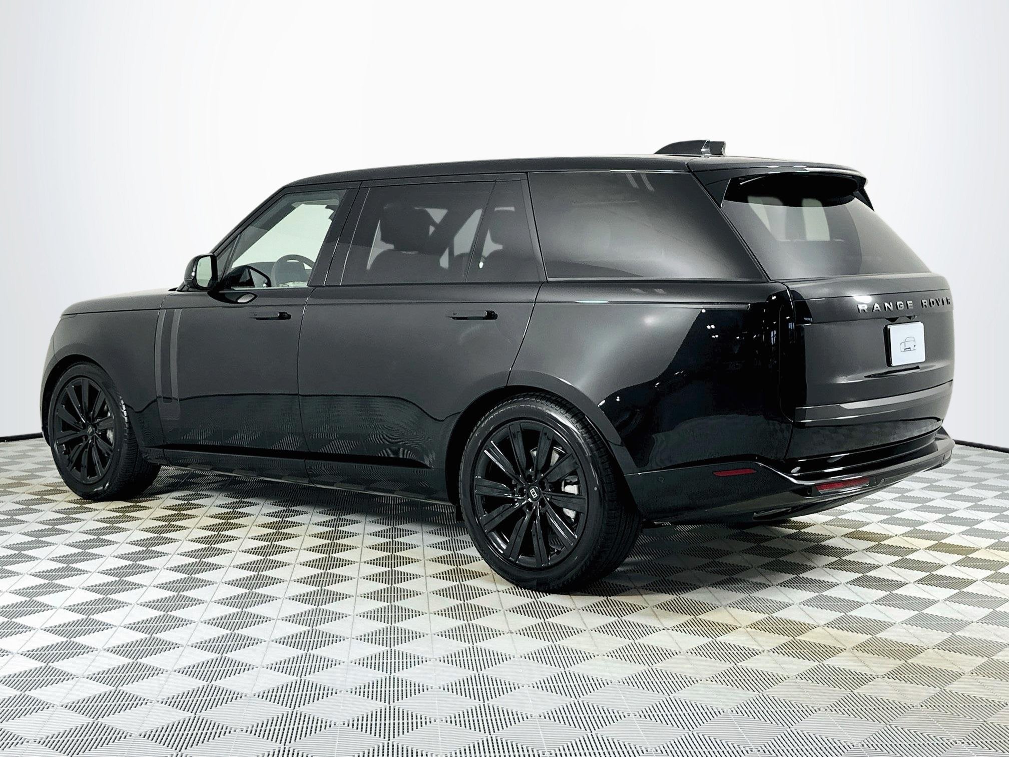 2027 Land Rover Range Rover SE LWB