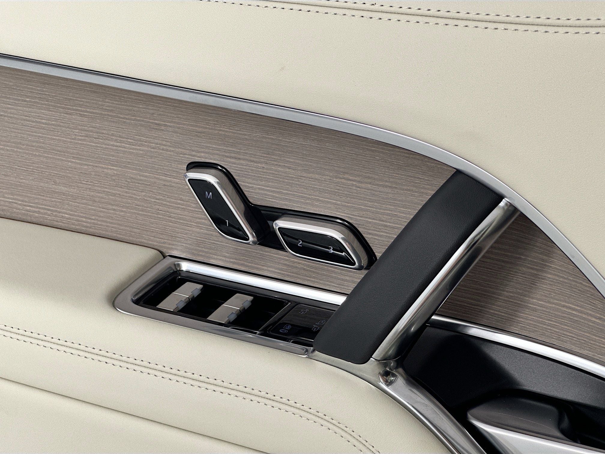 2026 Land Rover Range Rover SE LWB