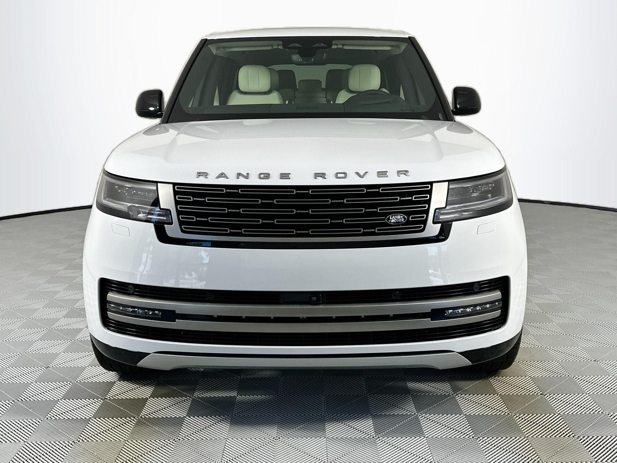 2026 Land Rover Range Rover SE LWB
