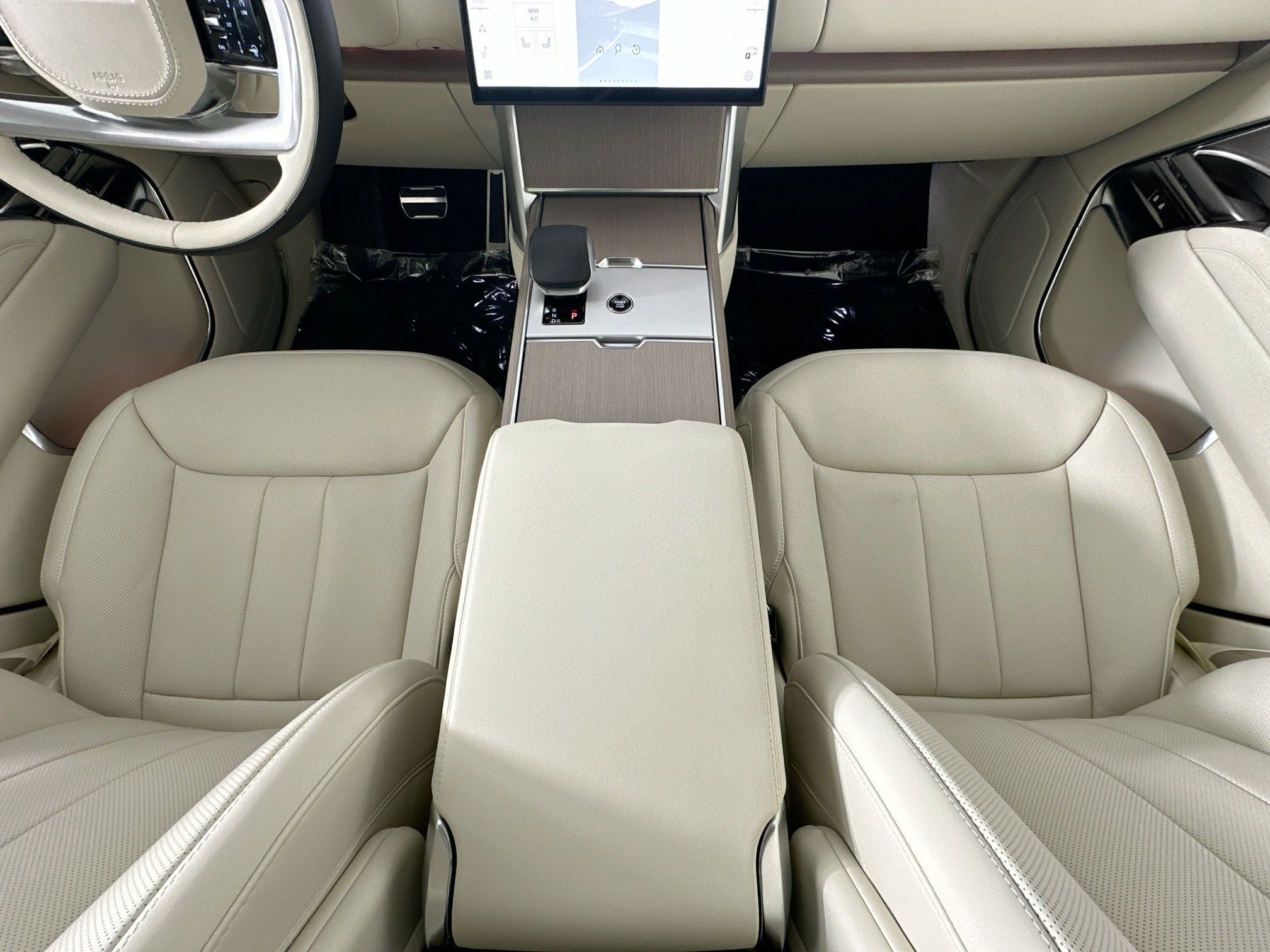 2026 Land Rover Range Rover SE LWB
