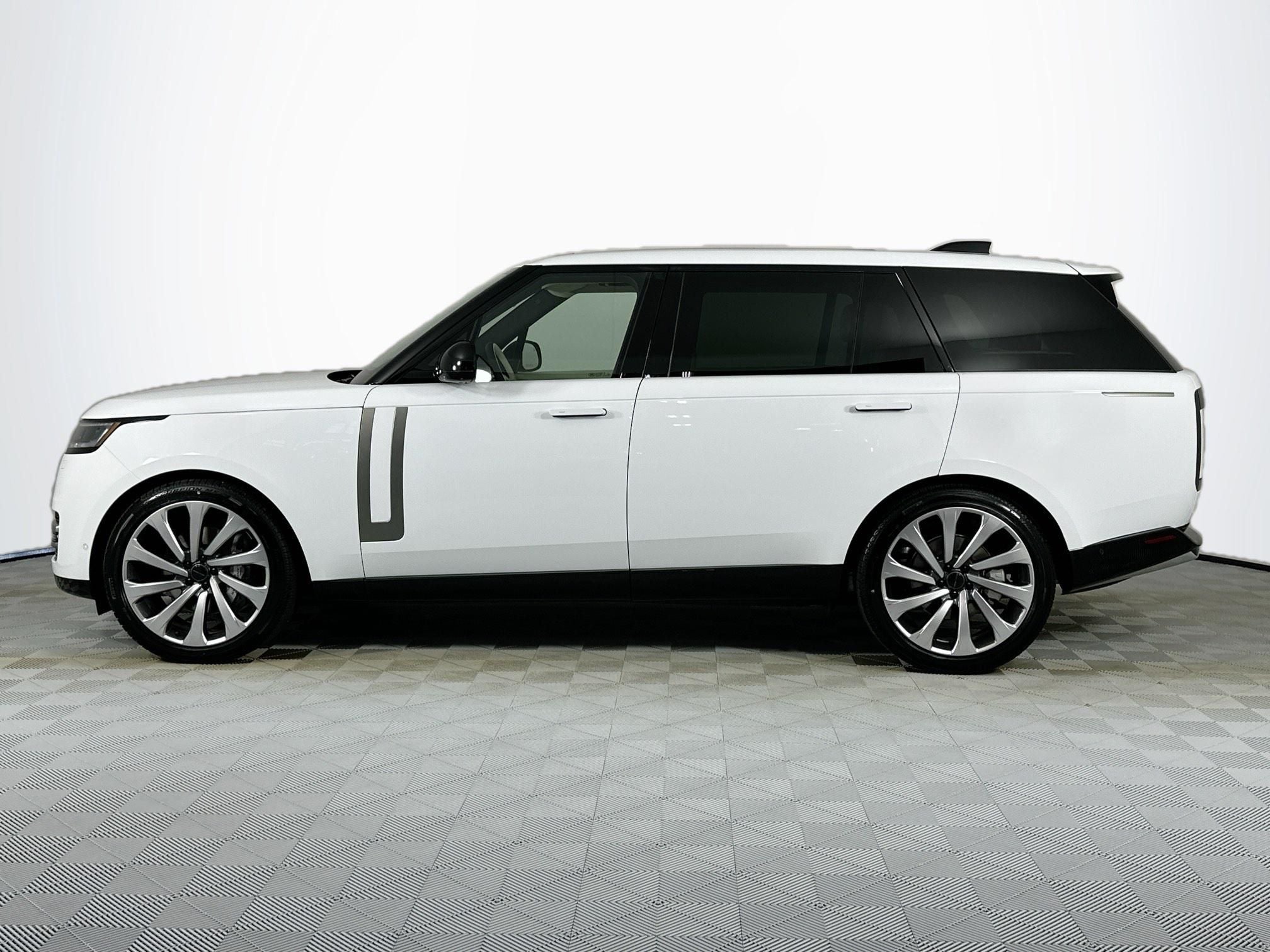 2026 Land Rover Range Rover SE LWB