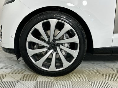 2026 Land Rover Range Rover SE LWB