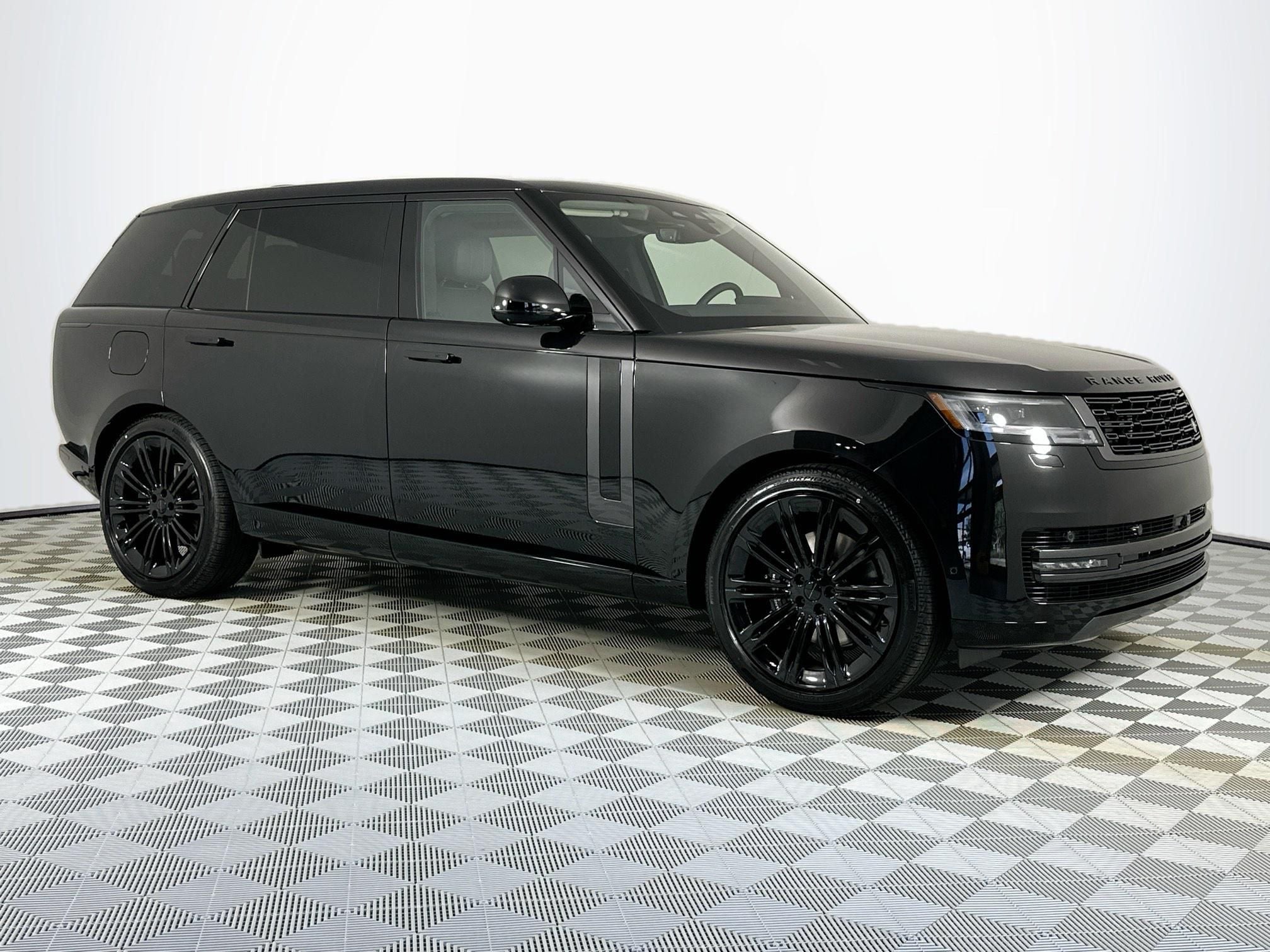 2026 Land Rover Range Rover SE LWB